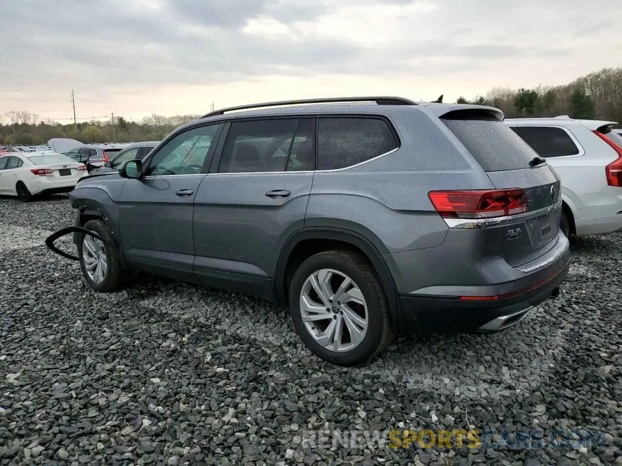 2 fotografías del automóvil dañado 1V2HR2CA0PC522210 VOLKSWAGEN ATLAS 2023