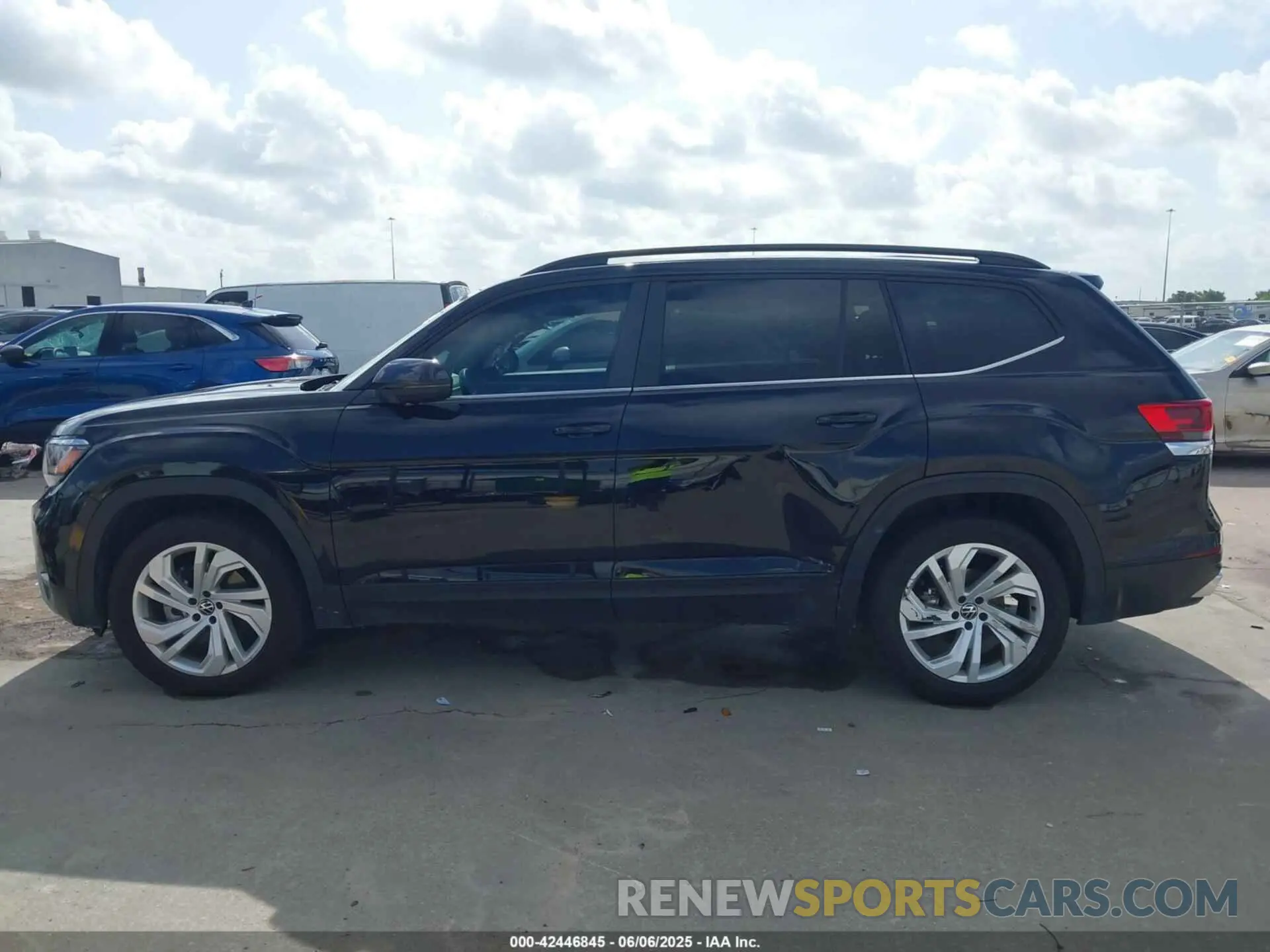 14 fotografías del automóvil dañado 1V2JR2CA0PC536917 VOLKSWAGEN ATLAS 2023