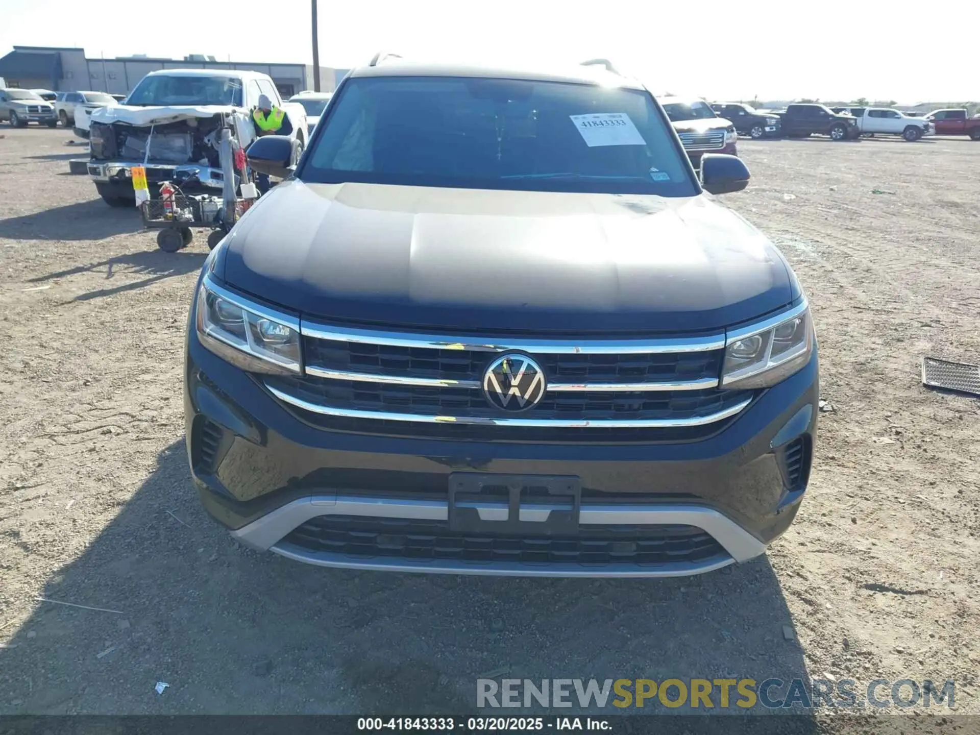 12 fotografías del automóvil dañado 1V2JR2CA3PC506701 VOLKSWAGEN ATLAS 2023