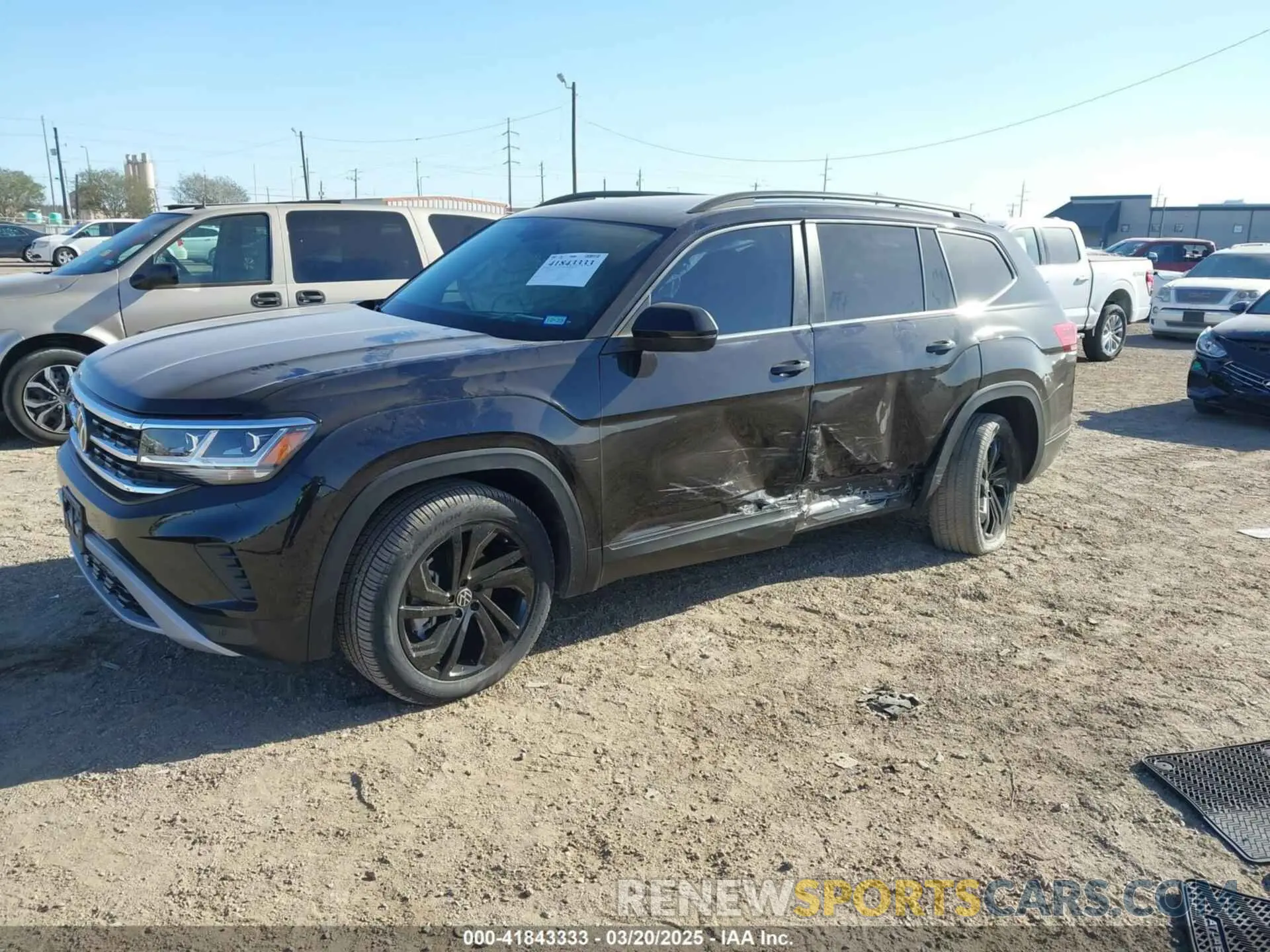 2 fotografías del automóvil dañado 1V2JR2CA3PC506701 VOLKSWAGEN ATLAS 2023