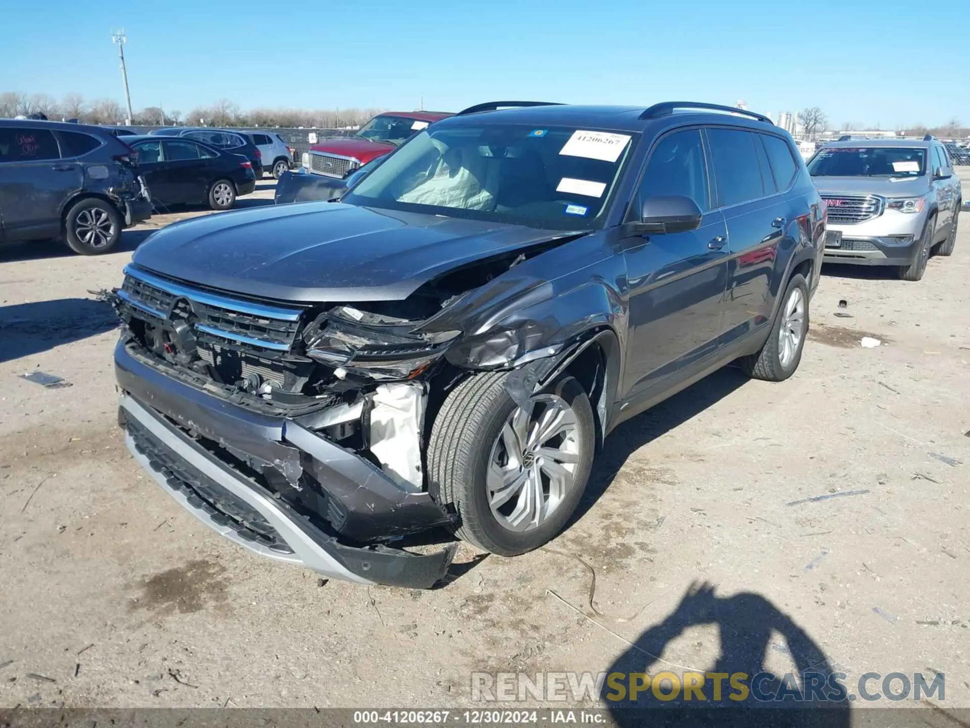 2 fotografías del automóvil dañado 1V2JR2CA4PC538749 VOLKSWAGEN ATLAS 2023