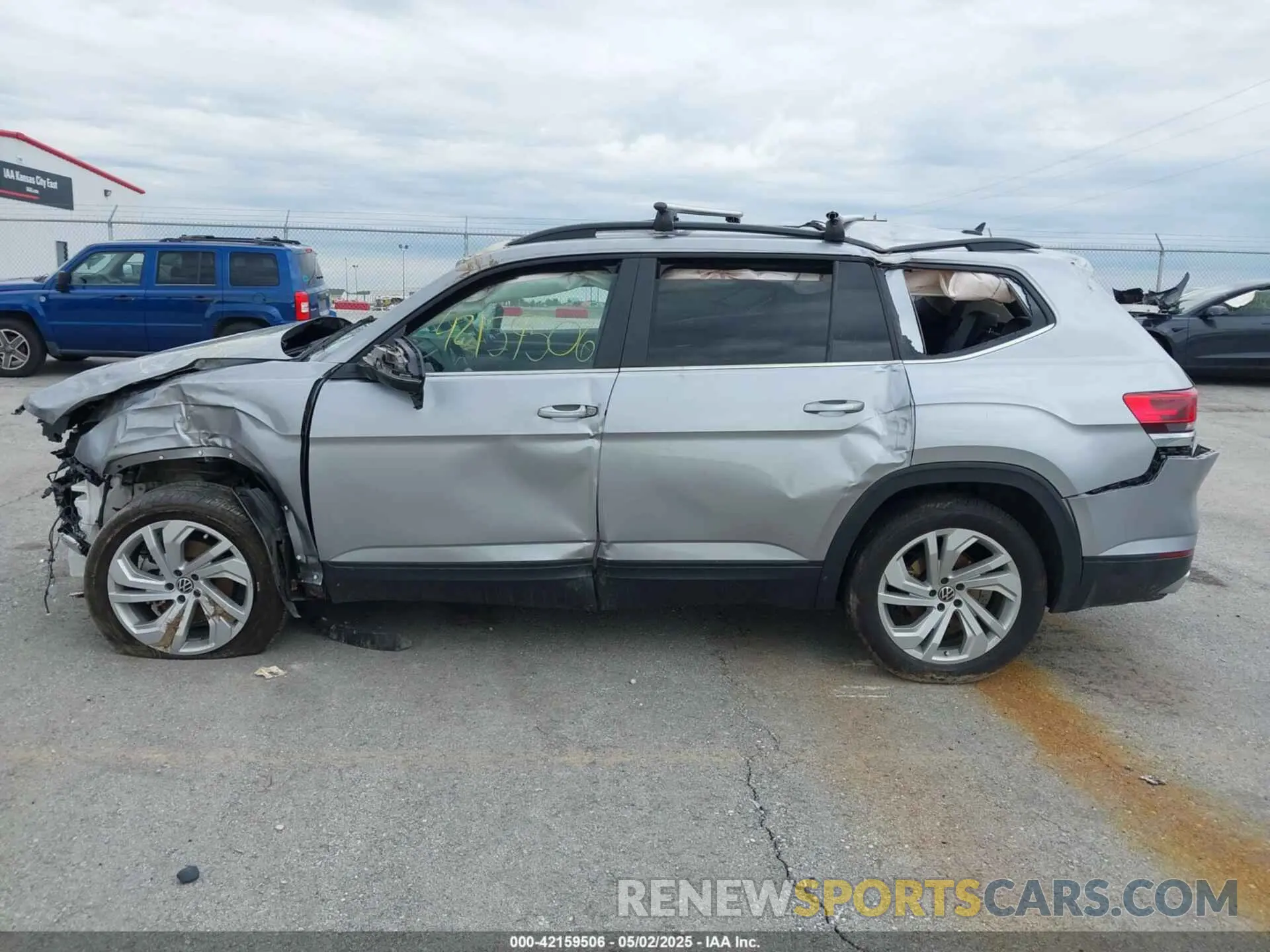 14 fotografías del automóvil dañado 1V2JR2CA5PC524780 VOLKSWAGEN ATLAS 2023