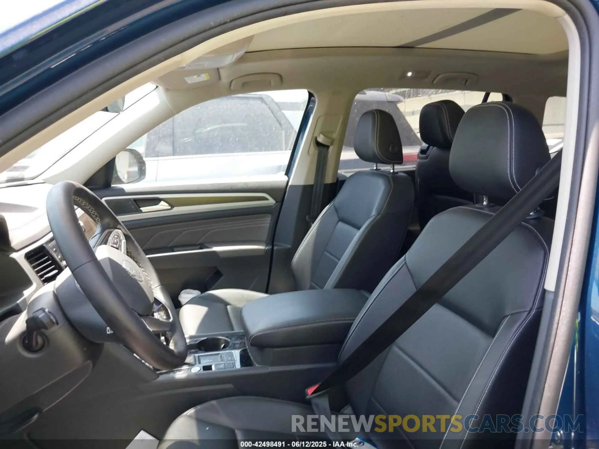 19 fotografías del automóvil dañado 1V2JR2CA5PC530112 VOLKSWAGEN ATLAS 2023