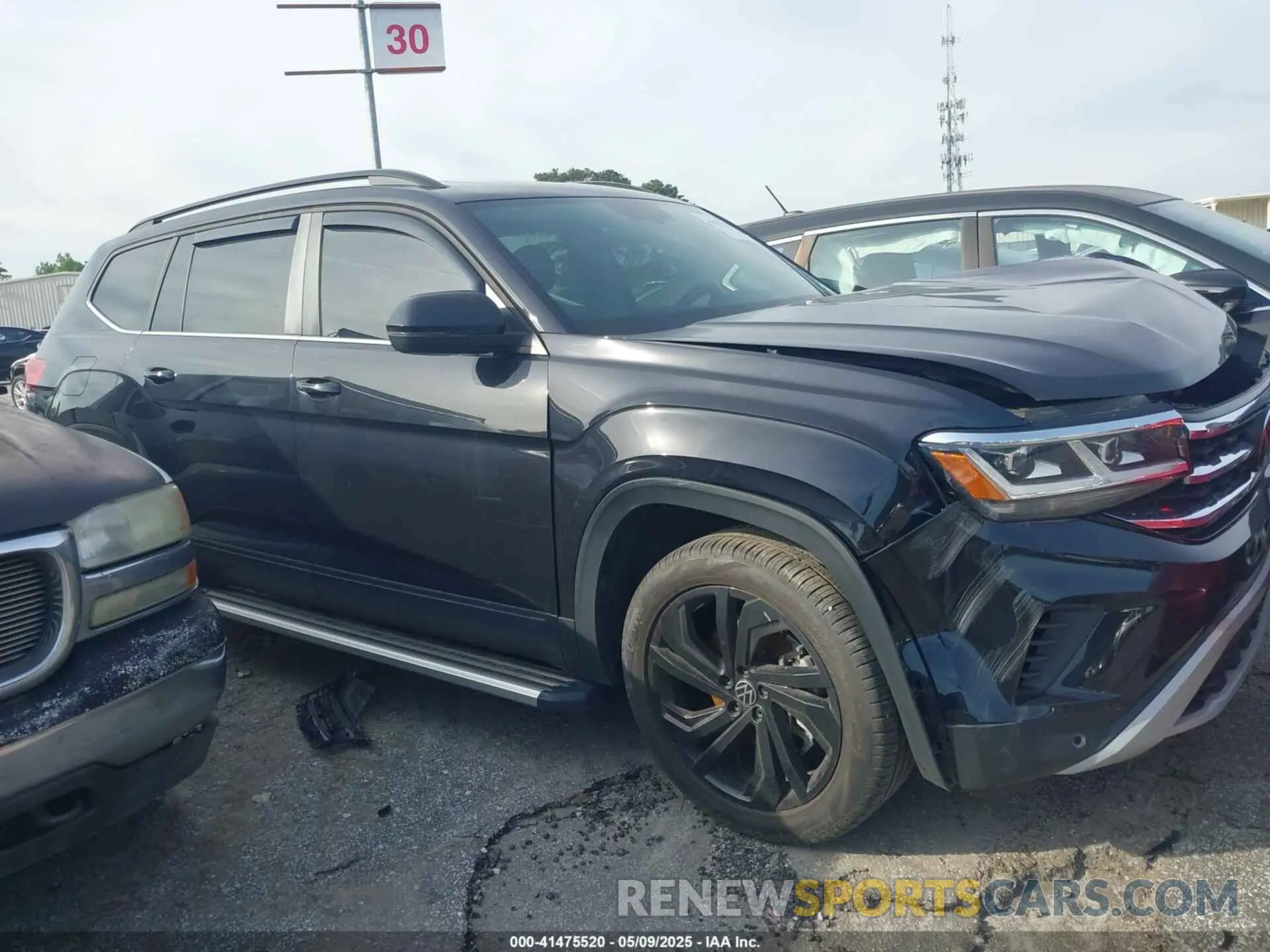 13 fotografías del automóvil dañado 1V2JR2CA6PC504408 VOLKSWAGEN ATLAS 2023