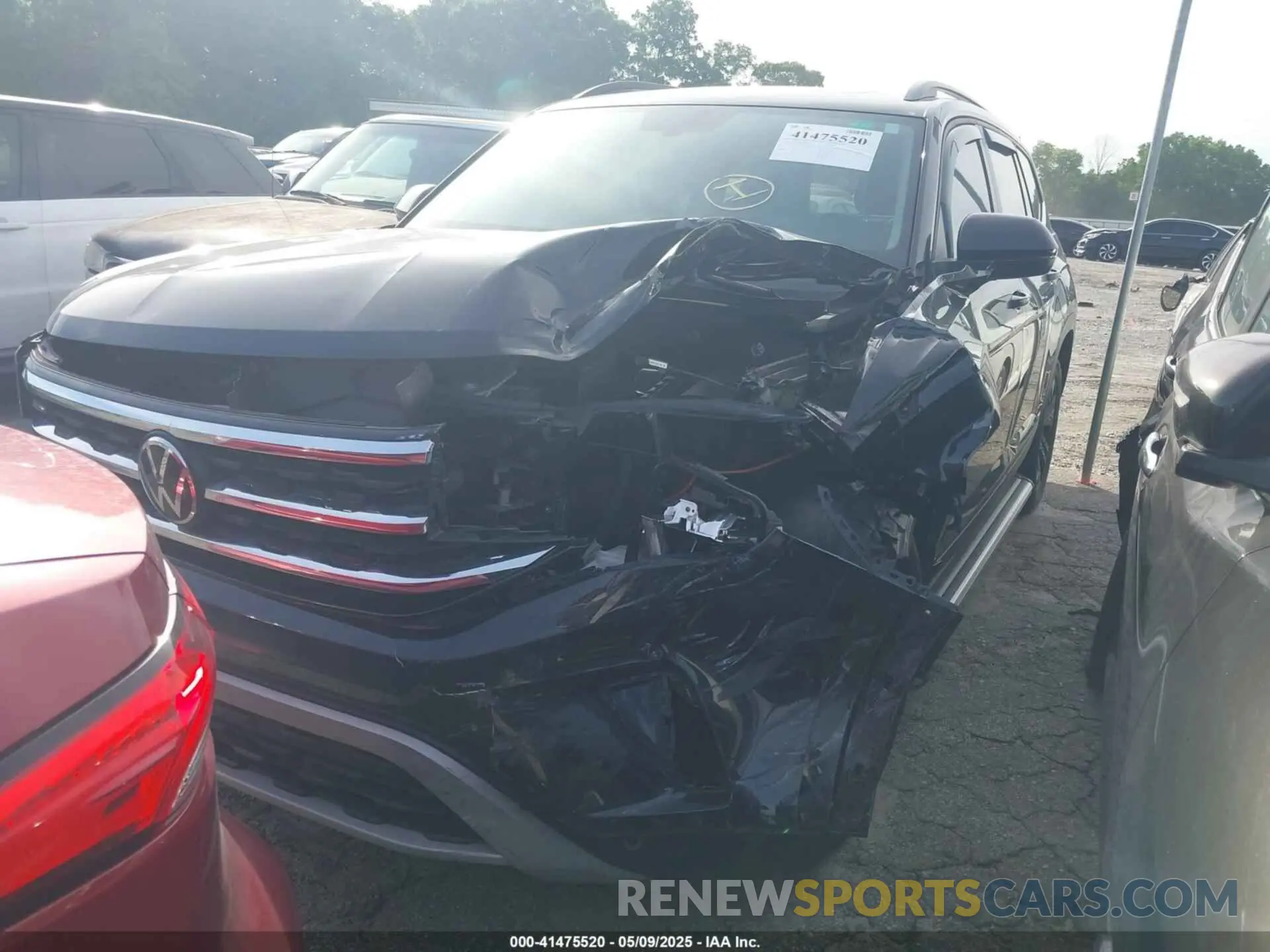 2 fotografías del automóvil dañado 1V2JR2CA6PC504408 VOLKSWAGEN ATLAS 2023