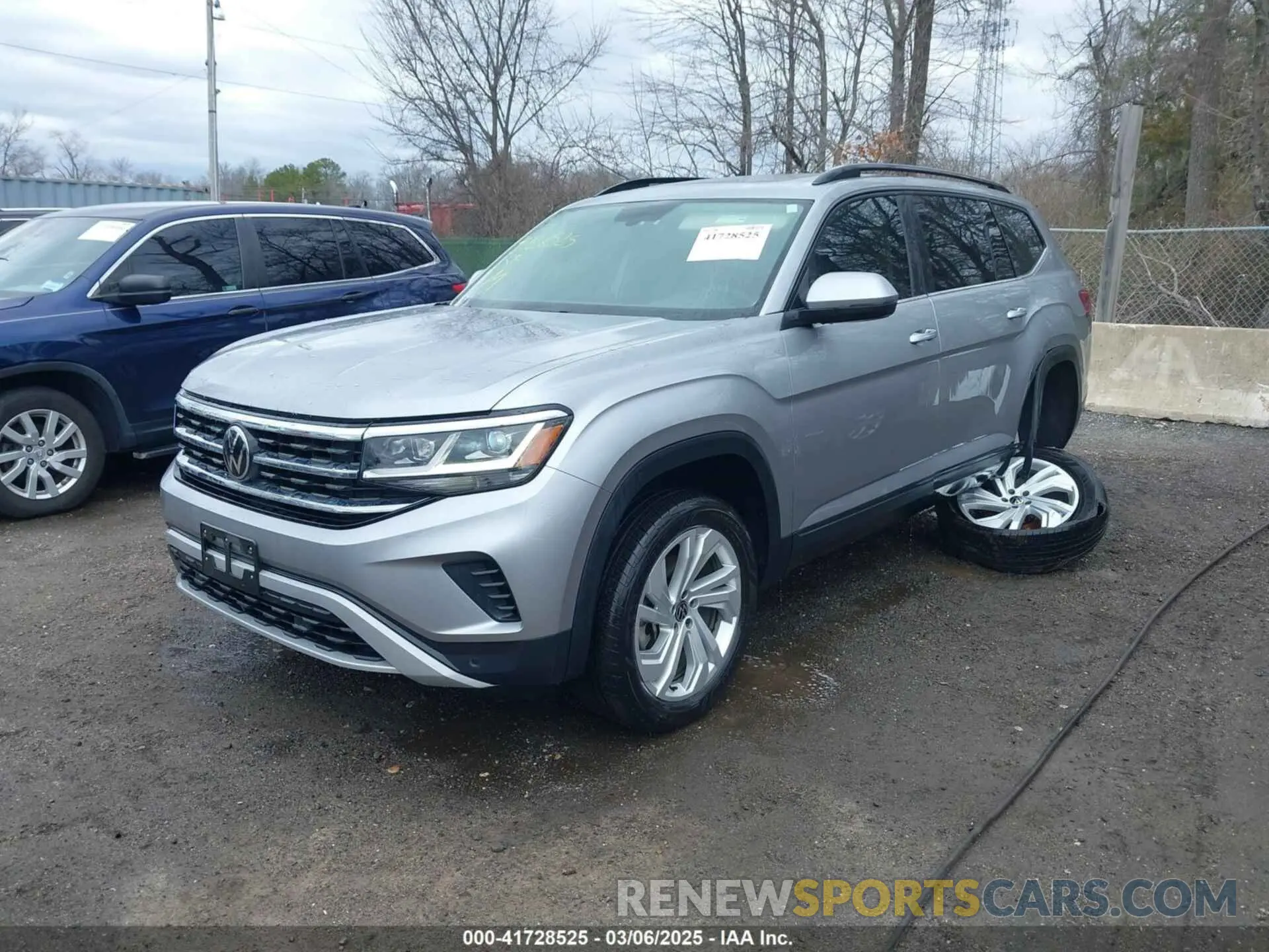 2 fotografías del automóvil dañado 1V2KP2CA3PC526960 VOLKSWAGEN ATLAS 2023