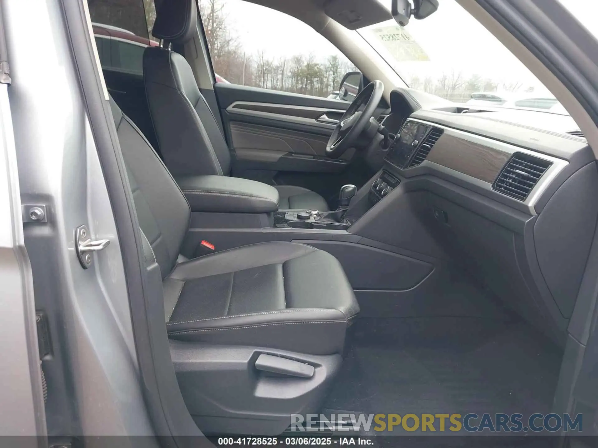5 fotografías del automóvil dañado 1V2KP2CA3PC526960 VOLKSWAGEN ATLAS 2023