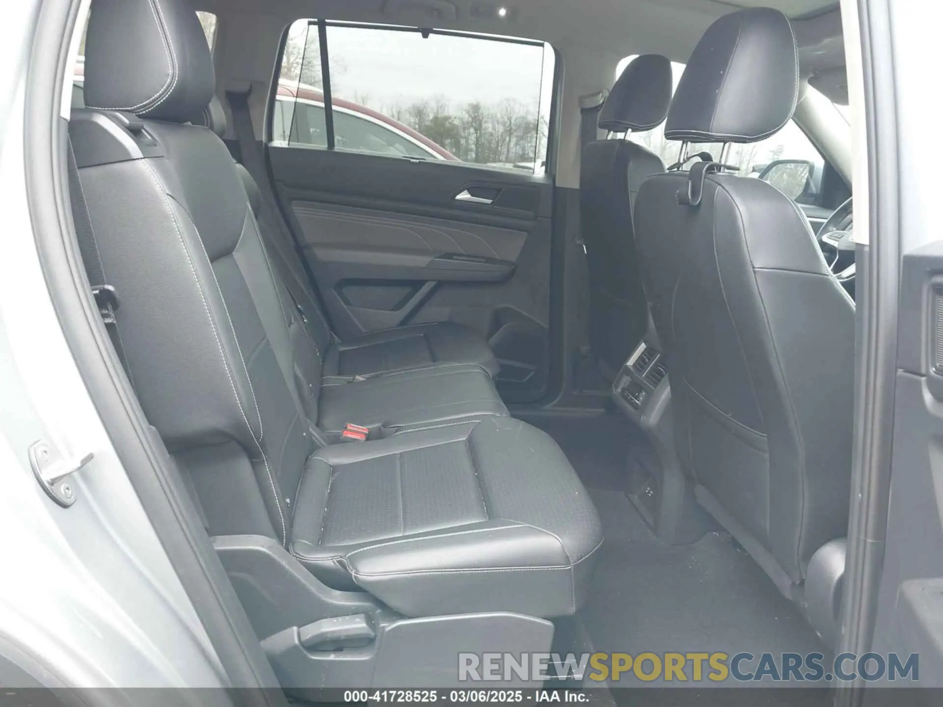 8 fotografías del automóvil dañado 1V2KP2CA3PC526960 VOLKSWAGEN ATLAS 2023