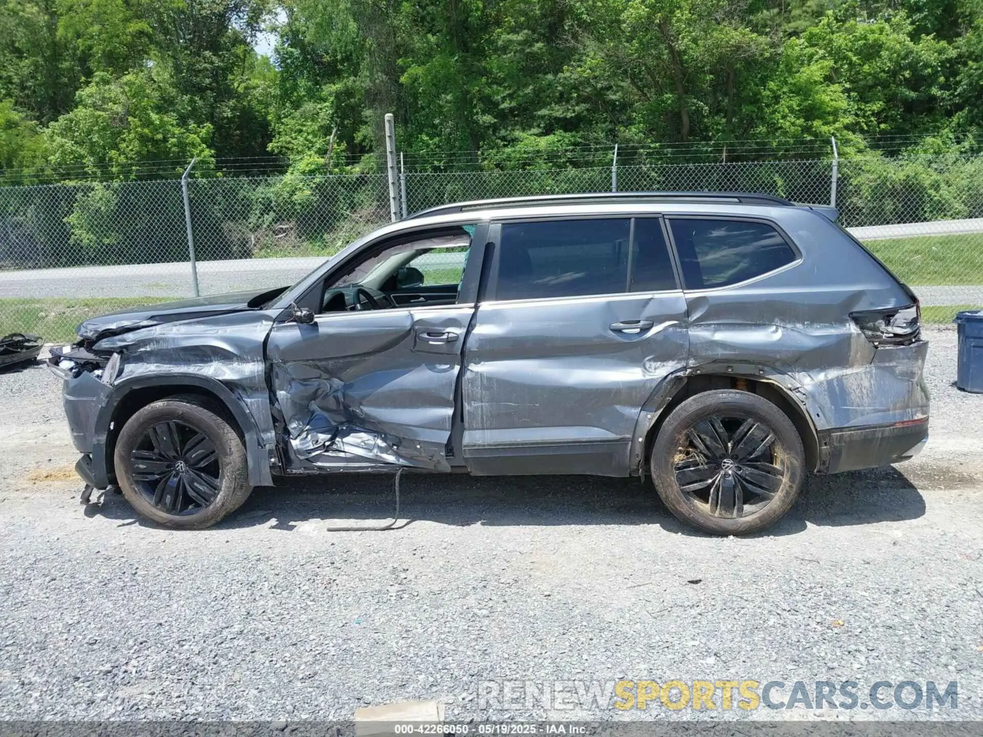 14 fotografías del automóvil dañado 1V2KR2CA1PC541564 VOLKSWAGEN ATLAS 2023