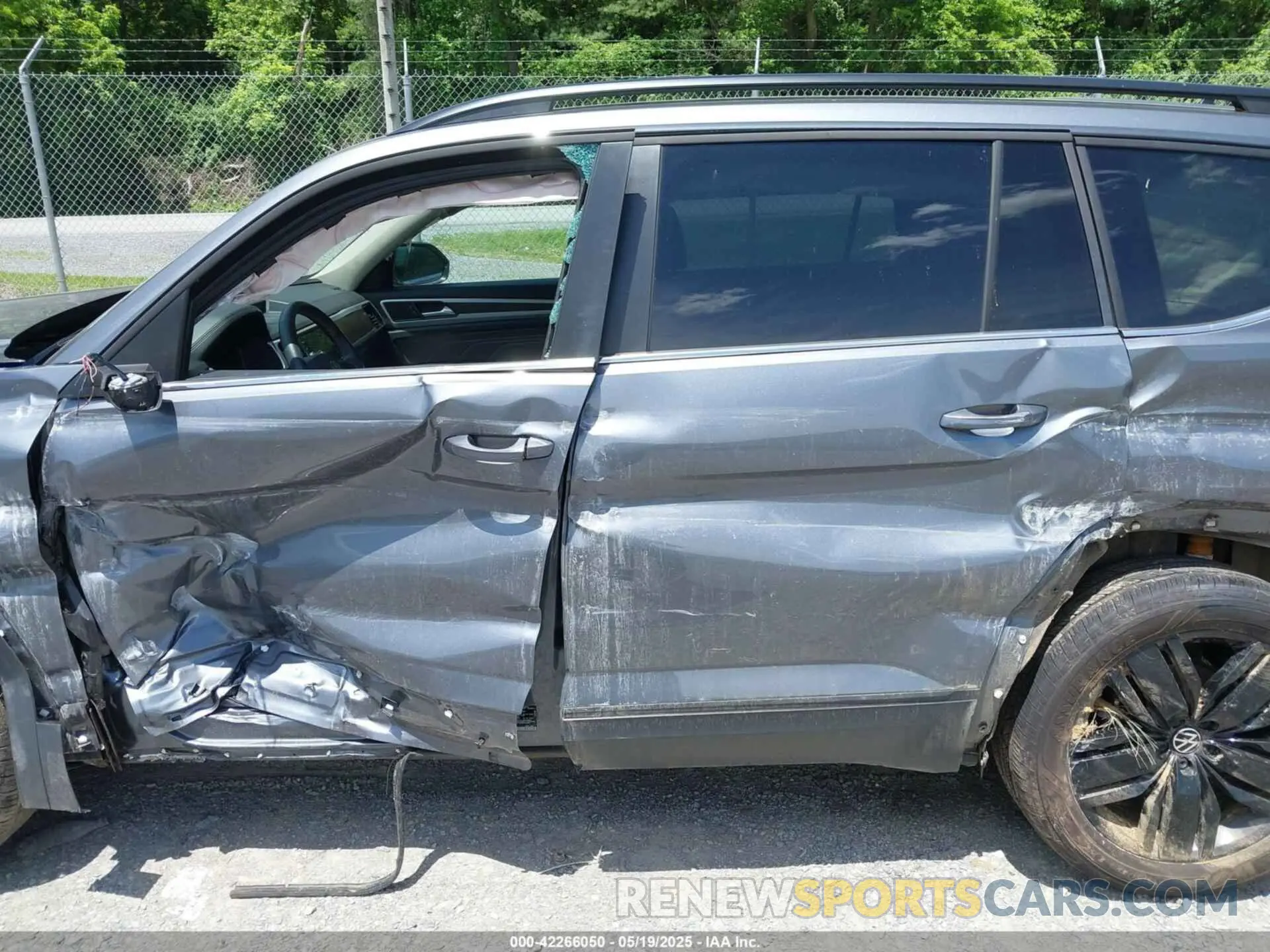19 fotografías del automóvil dañado 1V2KR2CA1PC541564 VOLKSWAGEN ATLAS 2023