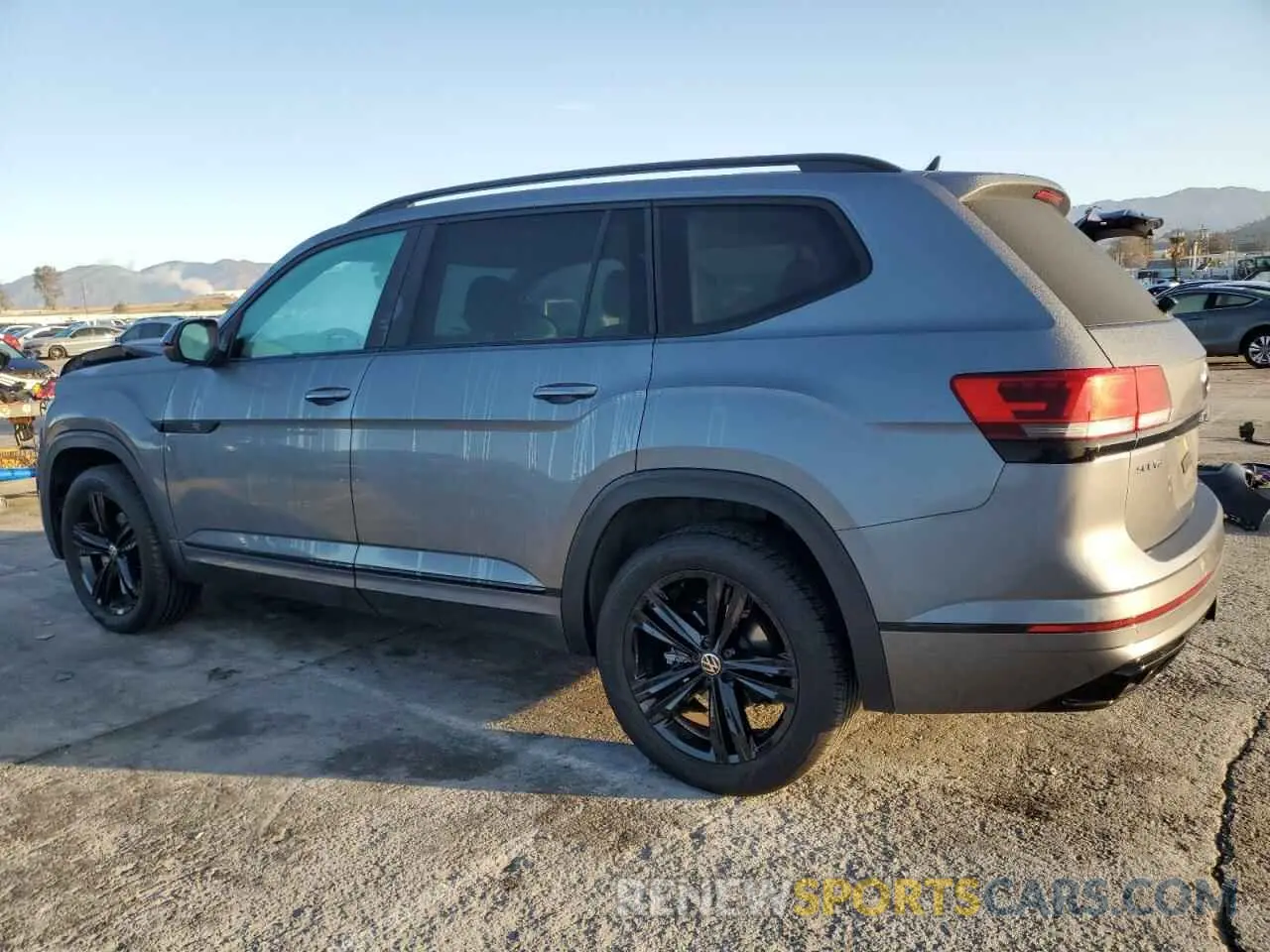 2 fotografías del automóvil dañado 1V2SR2CA0PC524996 VOLKSWAGEN ATLAS 2023