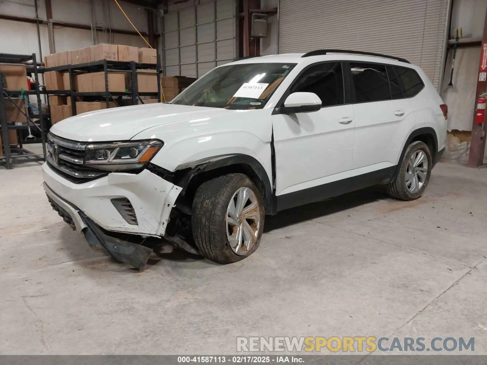 2 fotografías del automóvil dañado 1V2WR2CA2PC530932 VOLKSWAGEN ATLAS 2023