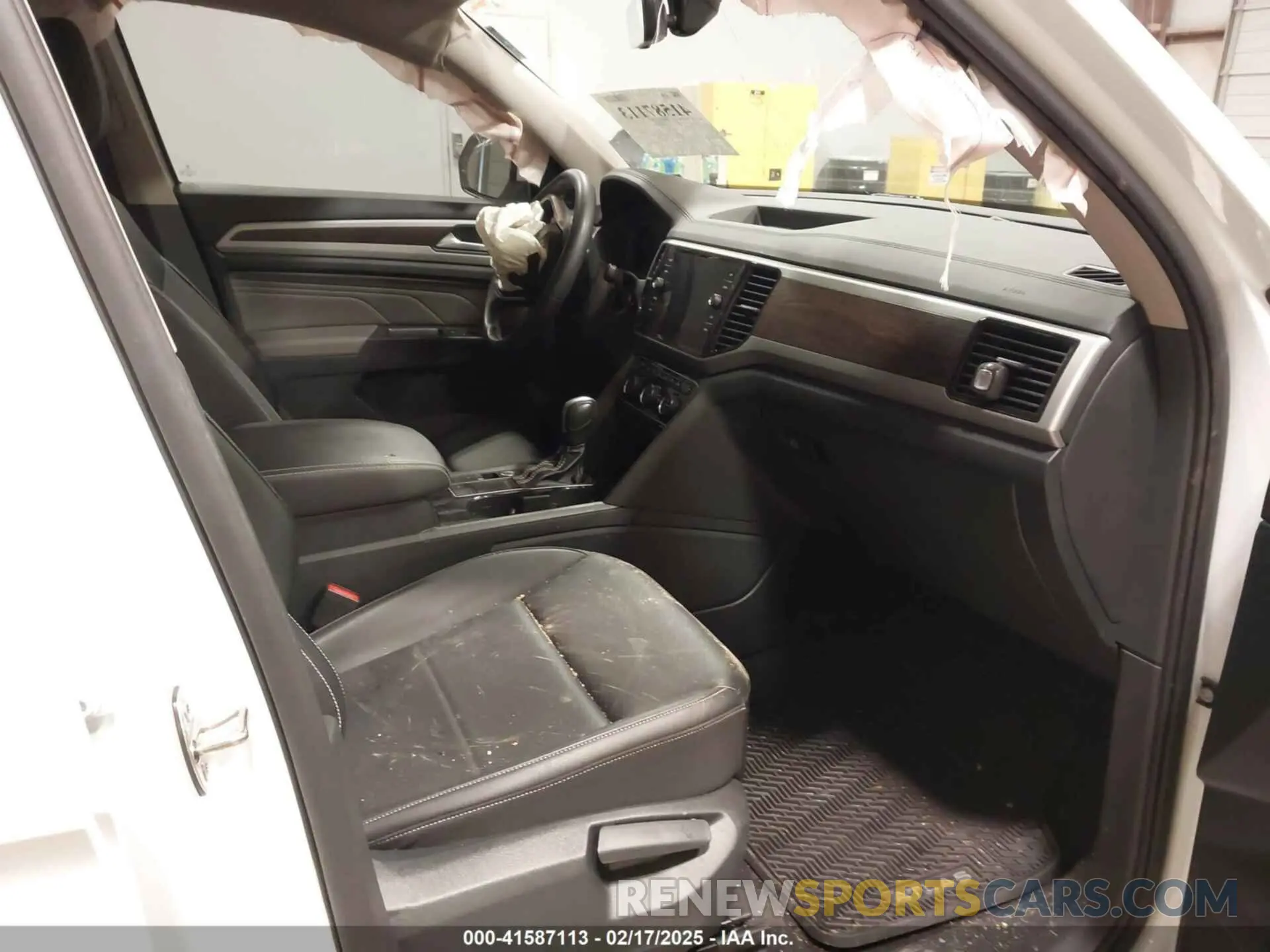 5 fotografías del automóvil dañado 1V2WR2CA2PC530932 VOLKSWAGEN ATLAS 2023