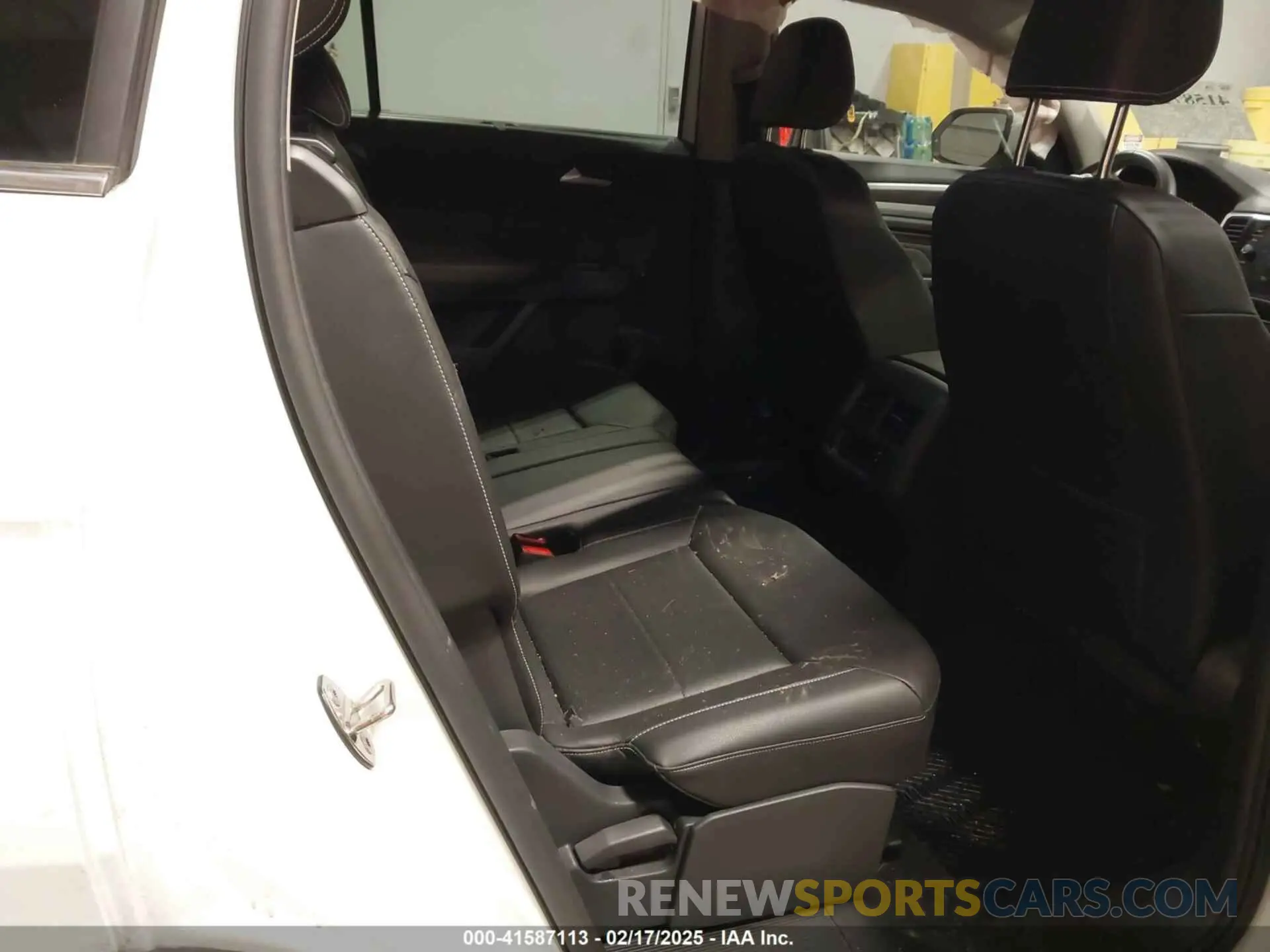 8 fotografías del automóvil dañado 1V2WR2CA2PC530932 VOLKSWAGEN ATLAS 2023