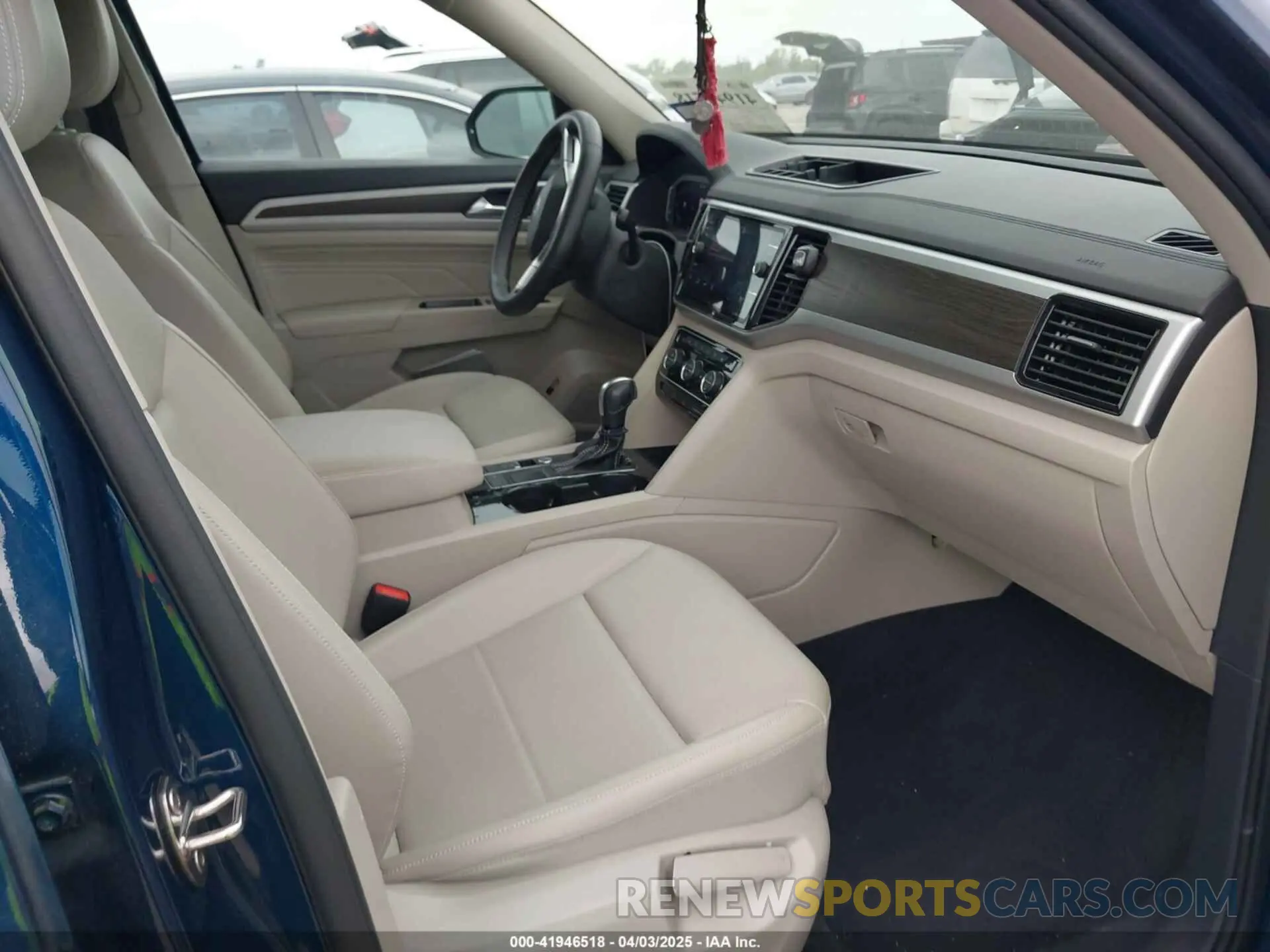 5 fotografías del automóvil dañado 1V2WR2CA3PC534357 VOLKSWAGEN ATLAS 2023
