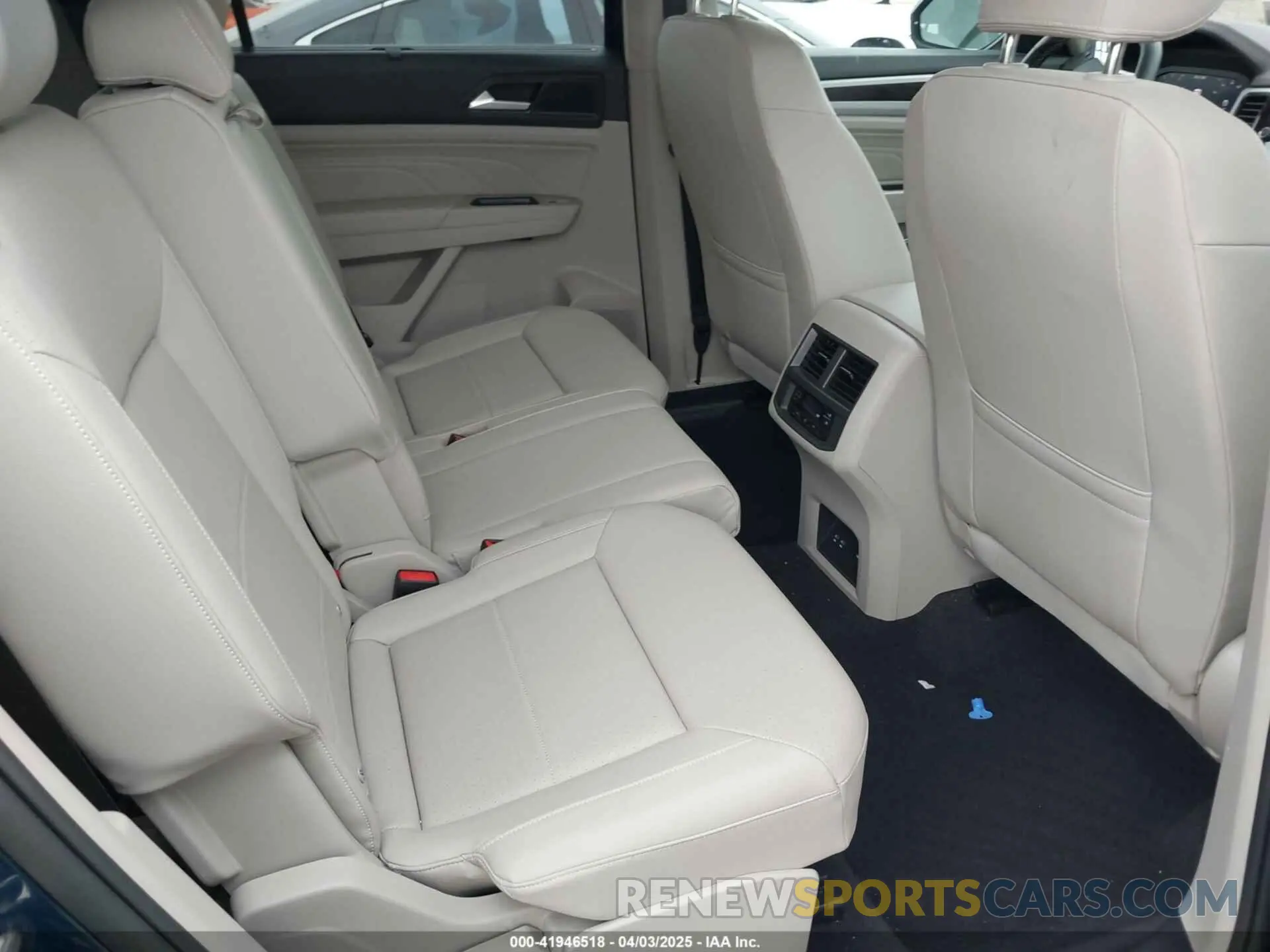 8 fotografías del automóvil dañado 1V2WR2CA3PC534357 VOLKSWAGEN ATLAS 2023