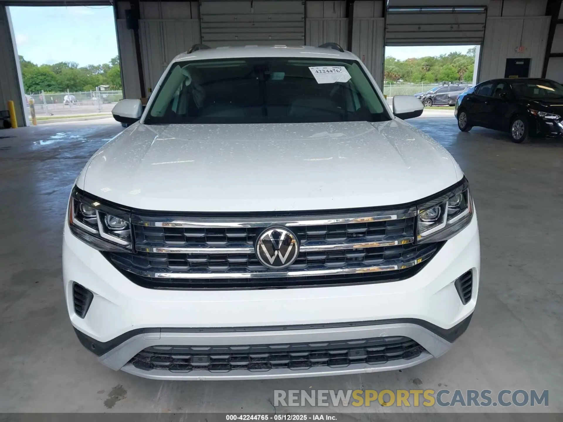 13 fotografías del automóvil dañado 1V2WR2CA4PC555542 VOLKSWAGEN ATLAS 2023