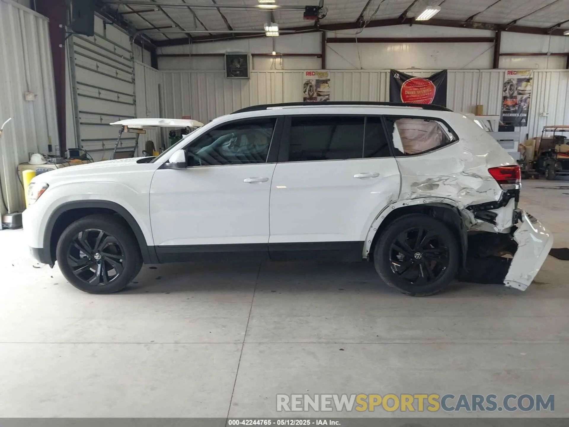 15 fotografías del automóvil dañado 1V2WR2CA4PC555542 VOLKSWAGEN ATLAS 2023