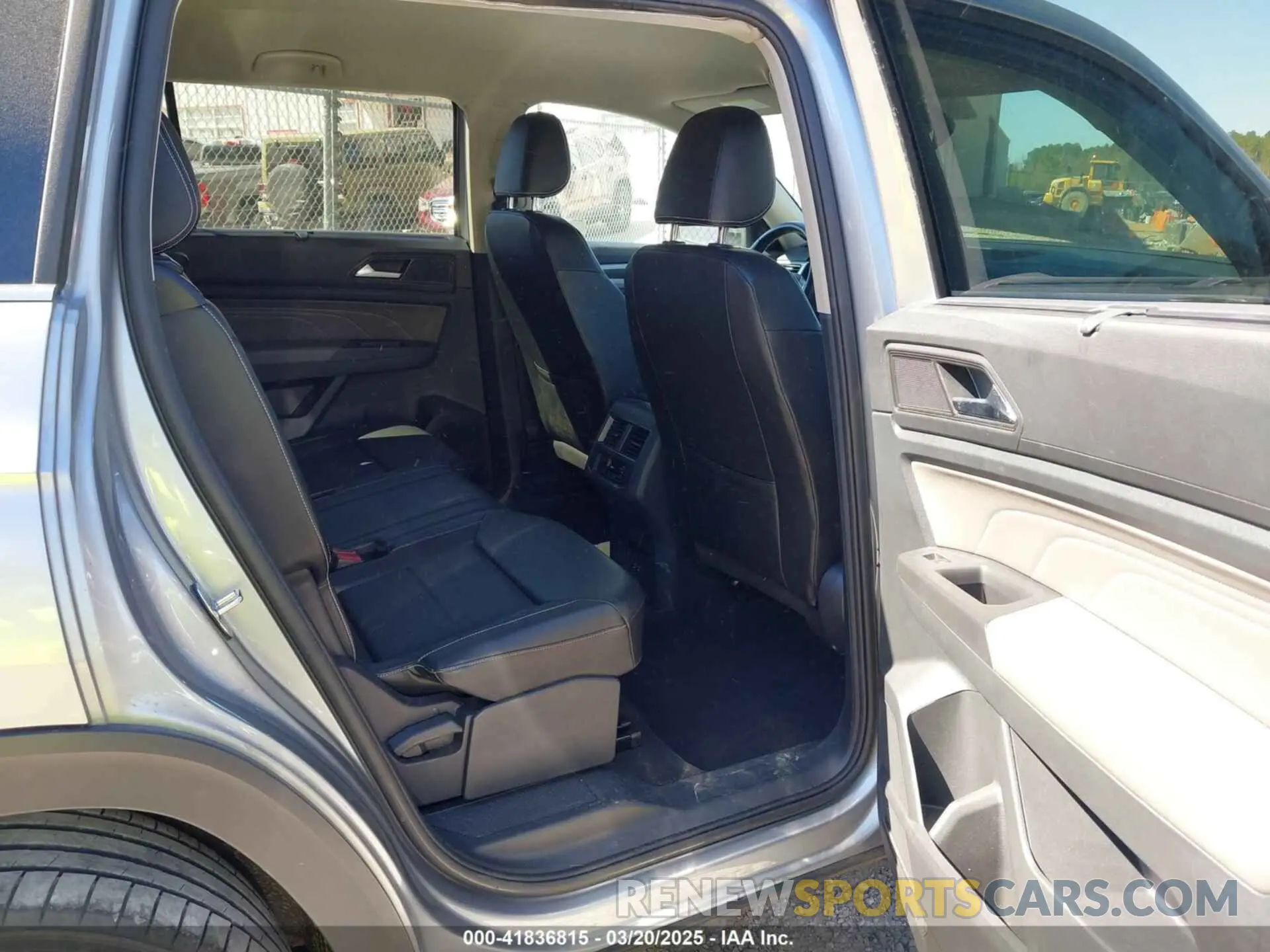 8 fotografías del automóvil dañado 1V2WR2CA5PC508066 VOLKSWAGEN ATLAS 2023