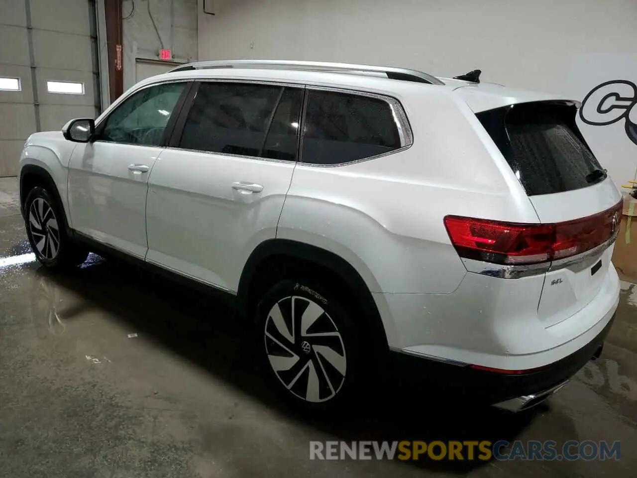 2 fotografías del automóvil dañado 1V2BR2CA1RC516585 VOLKSWAGEN ATLAS 2024