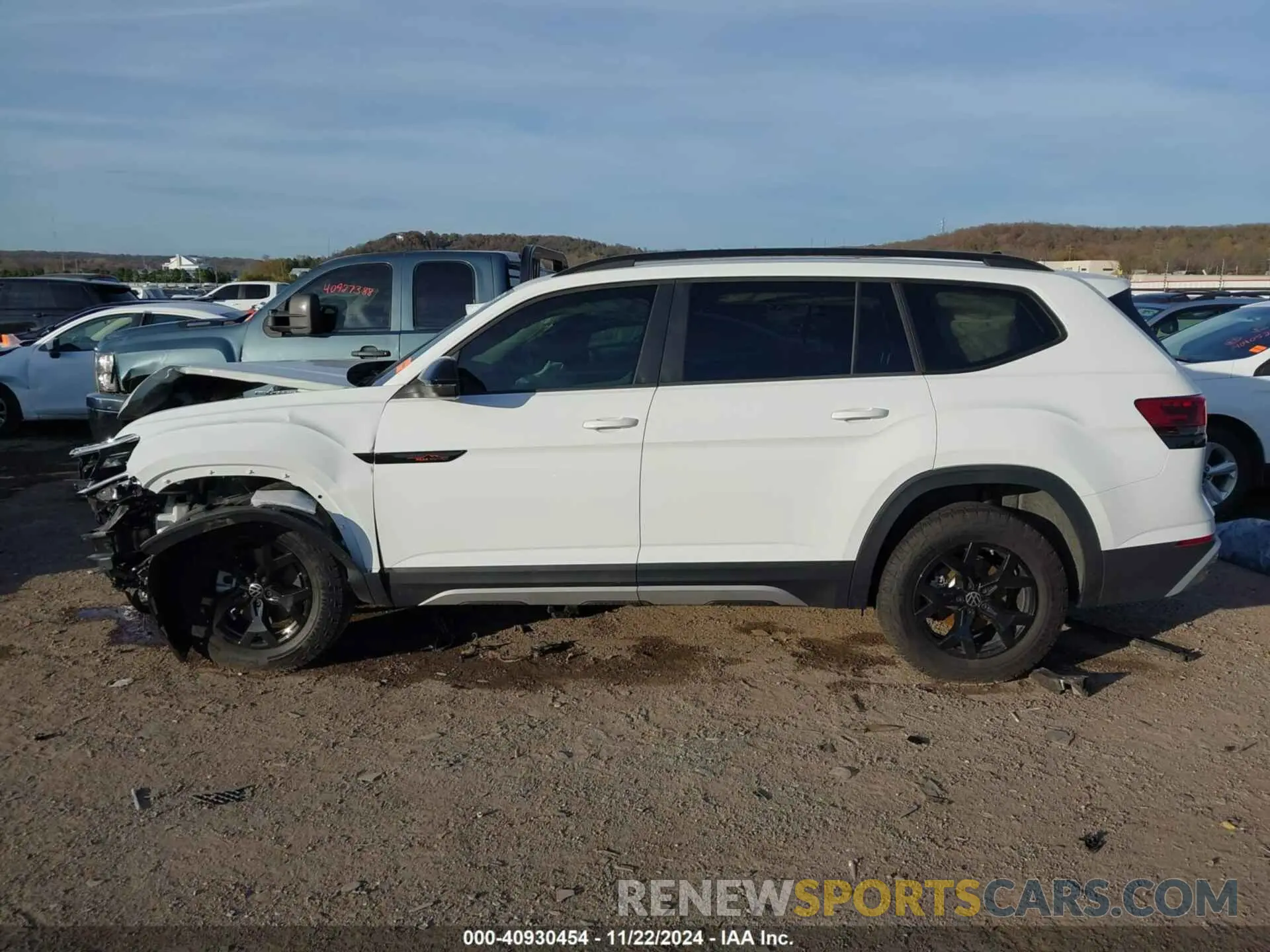14 fotografías del automóvil dañado 1V2CR2CA0RC601261 VOLKSWAGEN ATLAS 2024