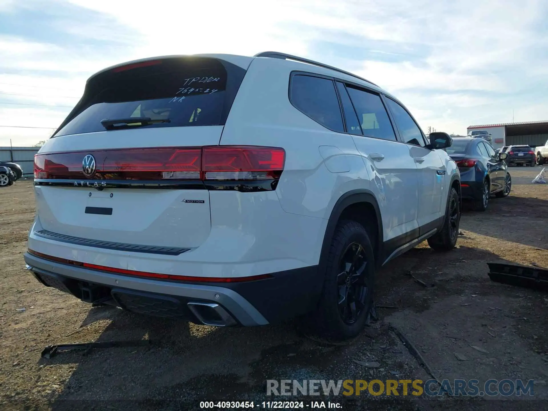 4 fotografías del automóvil dañado 1V2CR2CA0RC601261 VOLKSWAGEN ATLAS 2024