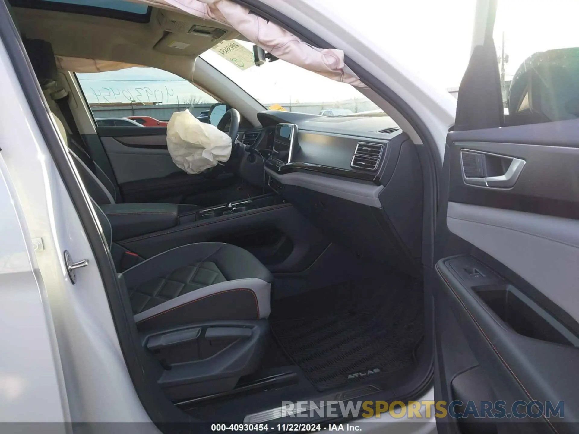 5 fotografías del automóvil dañado 1V2CR2CA0RC601261 VOLKSWAGEN ATLAS 2024