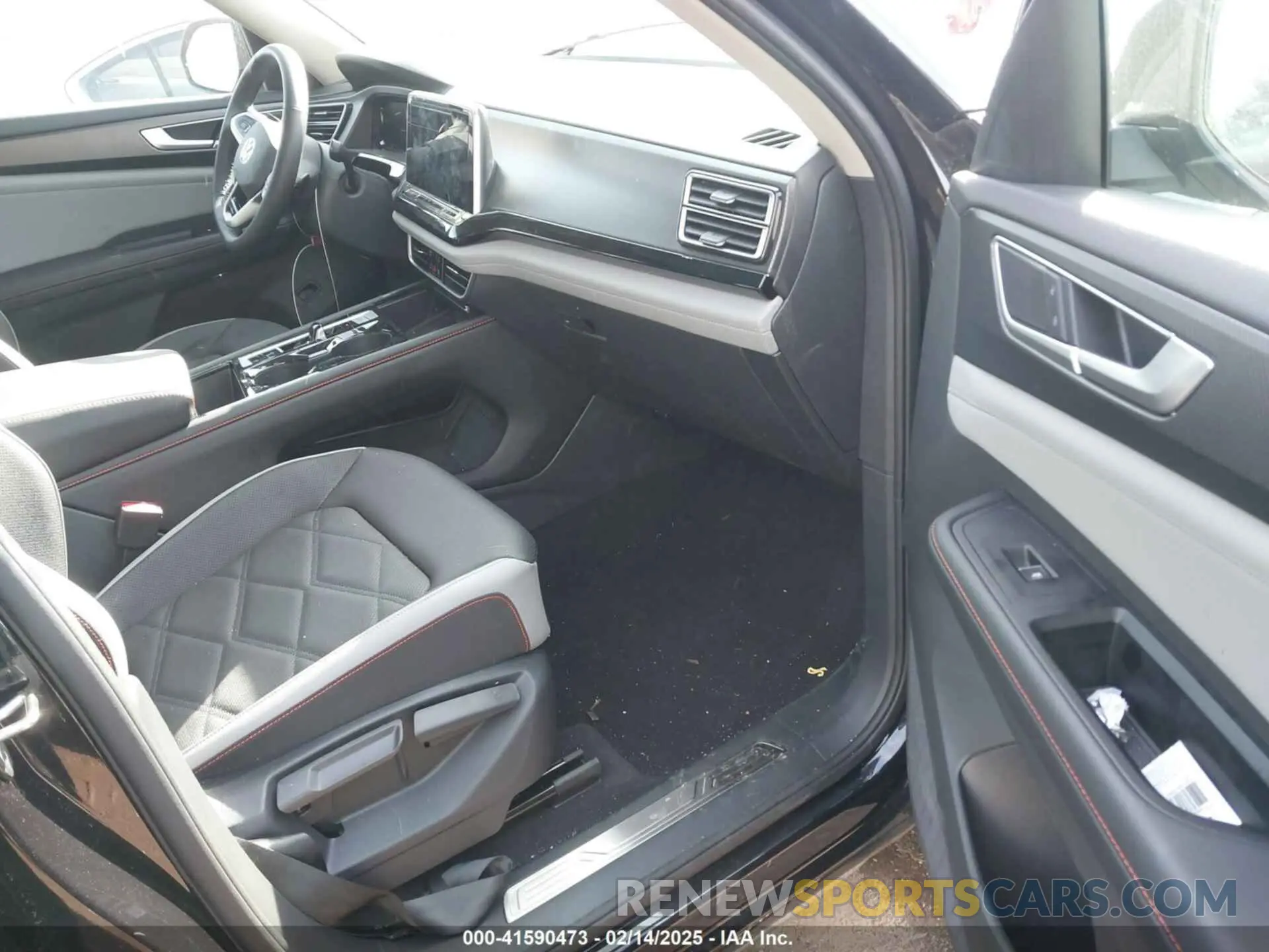 5 fotografías del automóvil dañado 1V2CR2CA1RC579660 VOLKSWAGEN ATLAS 2024