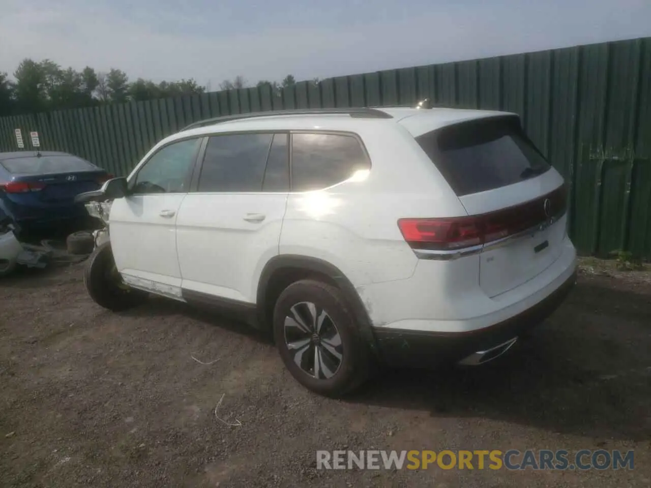 2 fotografías del automóvil dañado 1V2DR2CA0RC609512 VOLKSWAGEN ATLAS 2024