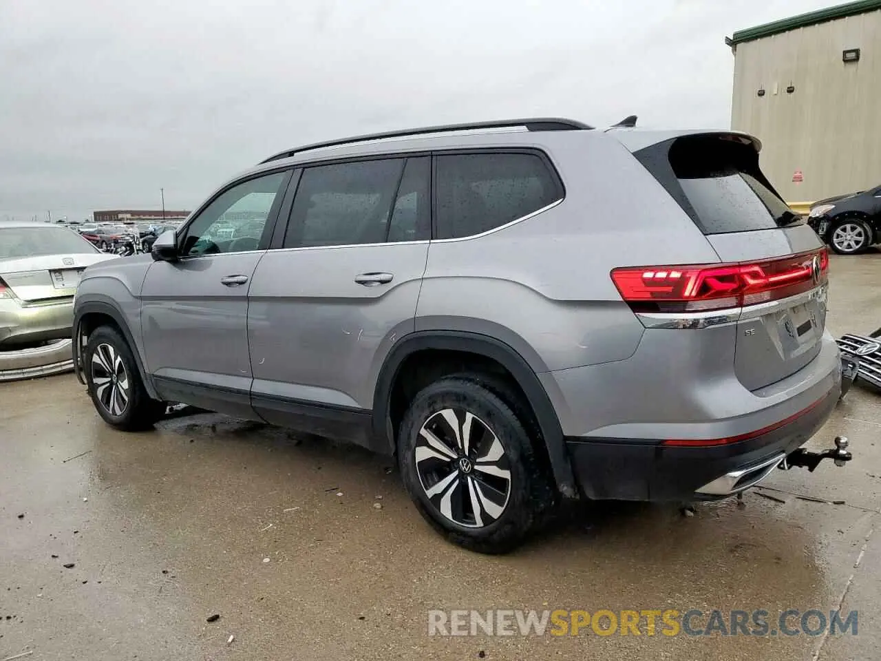 2 fotografías del automóvil dañado 1V2DR2CA1RC527966 VOLKSWAGEN ATLAS 2024