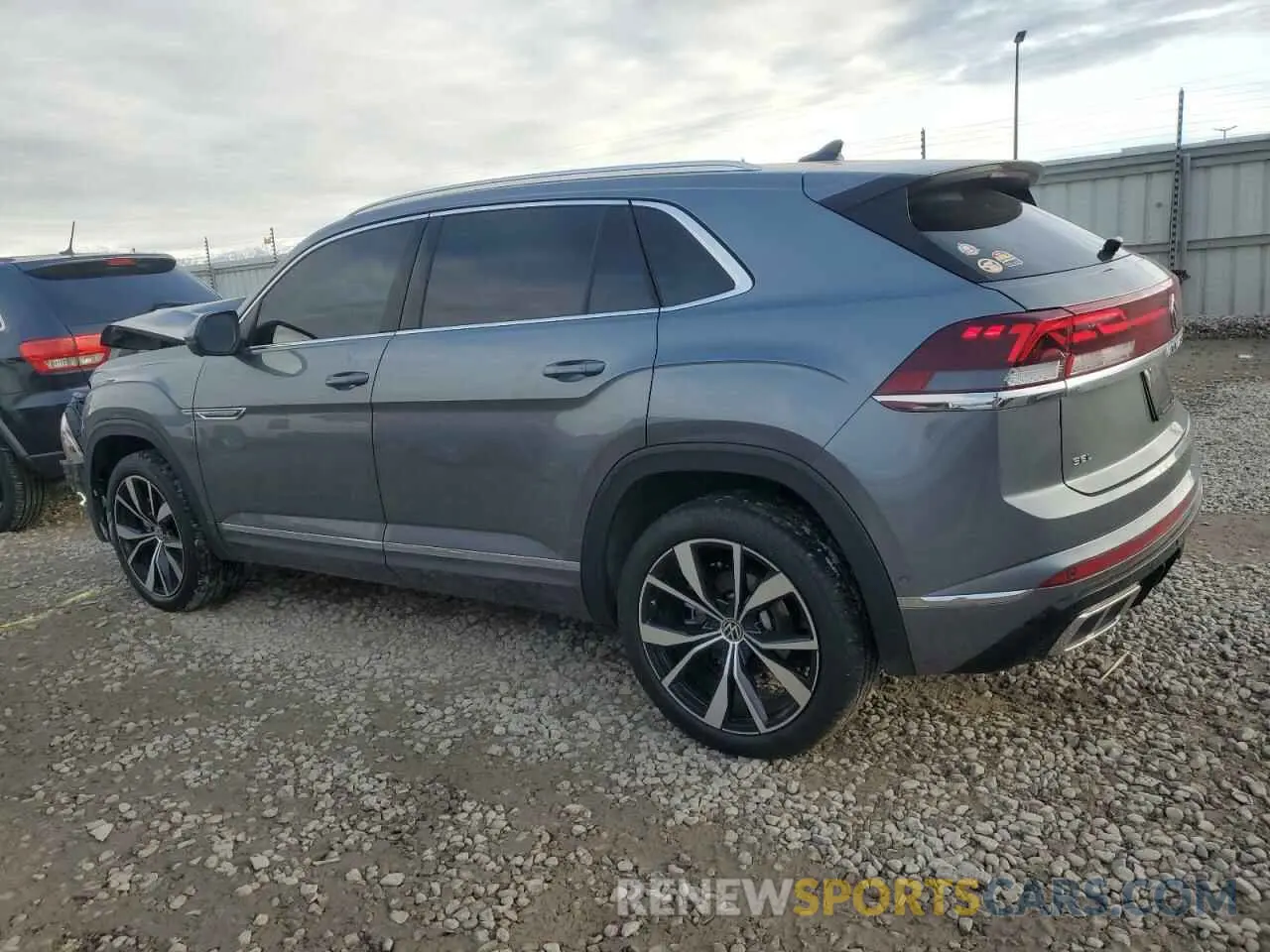 2 fotografías del automóvil dañado 1V2FE2CA3RC215426 VOLKSWAGEN ATLAS 2024
