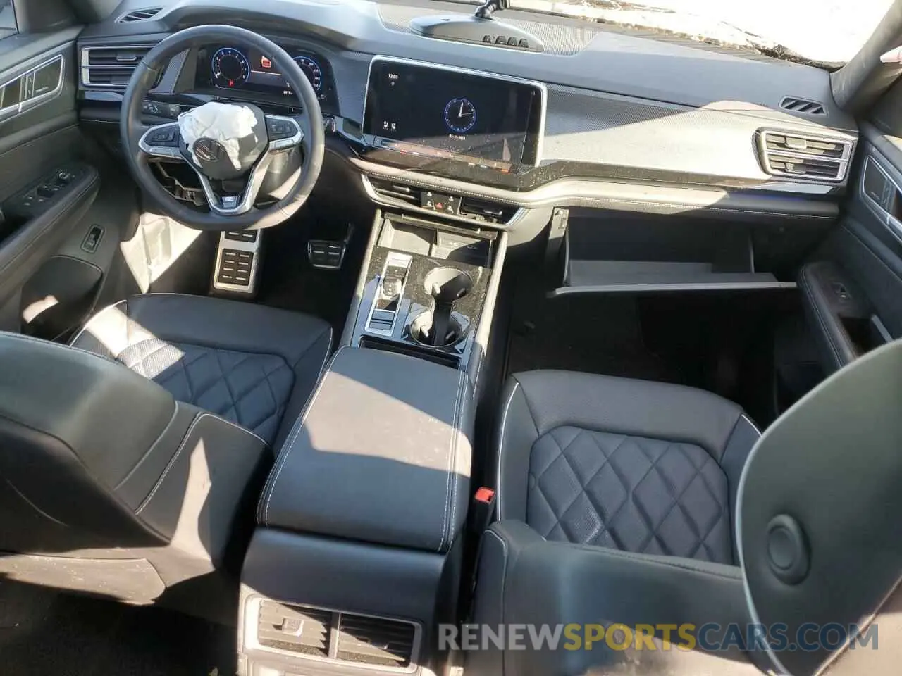 8 fotografías del automóvil dañado 1V2FE2CA4RC251030 VOLKSWAGEN ATLAS 2024