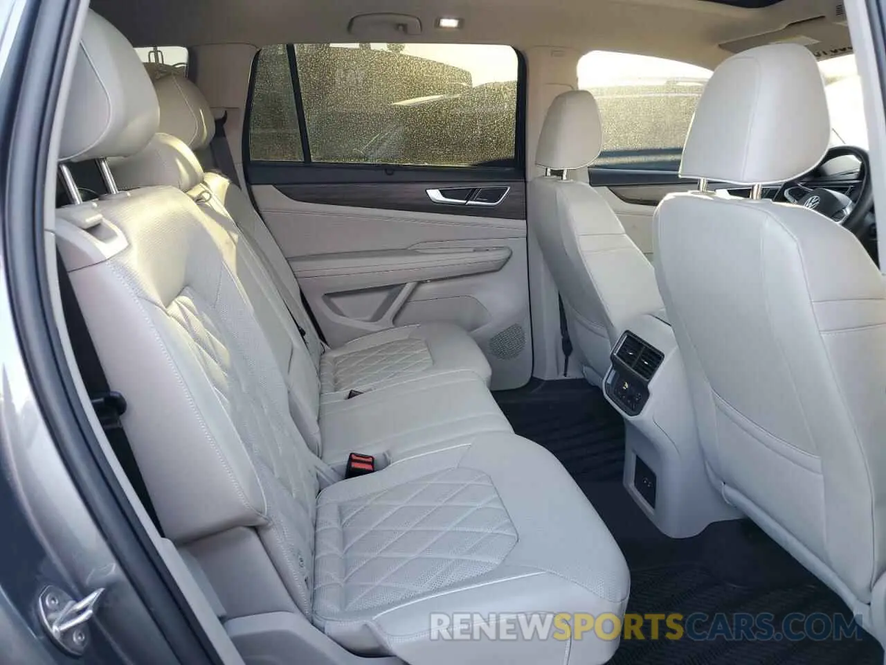 11 fotografías del automóvil dañado 1V2FR2CA2RC541545 VOLKSWAGEN ATLAS 2024