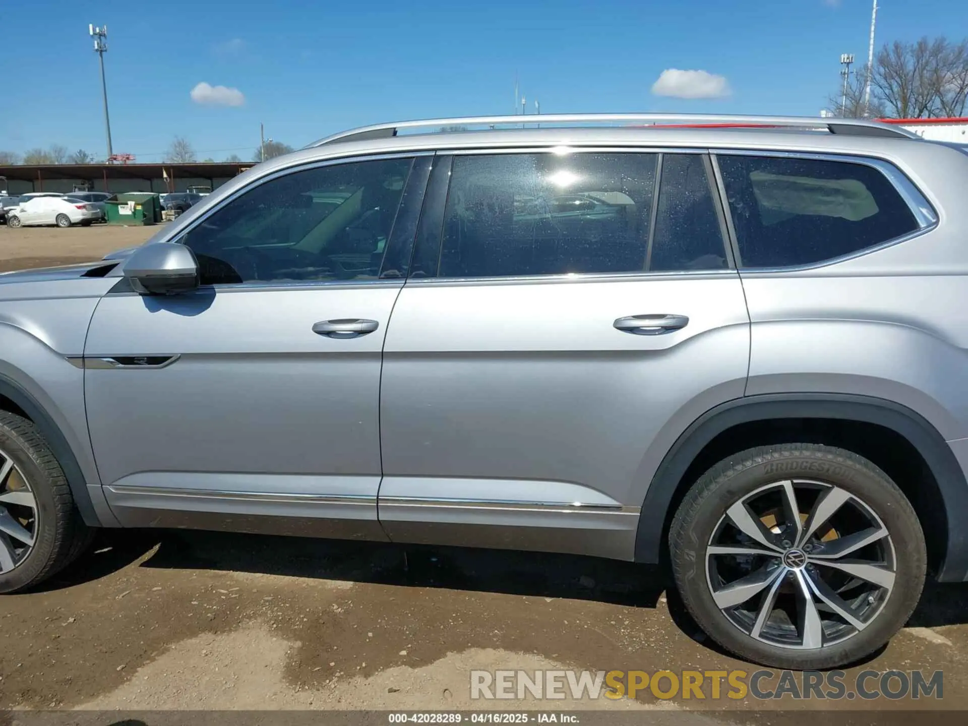 15 fotografías del automóvil dañado 1V2FR2CA2RC551914 VOLKSWAGEN ATLAS 2024