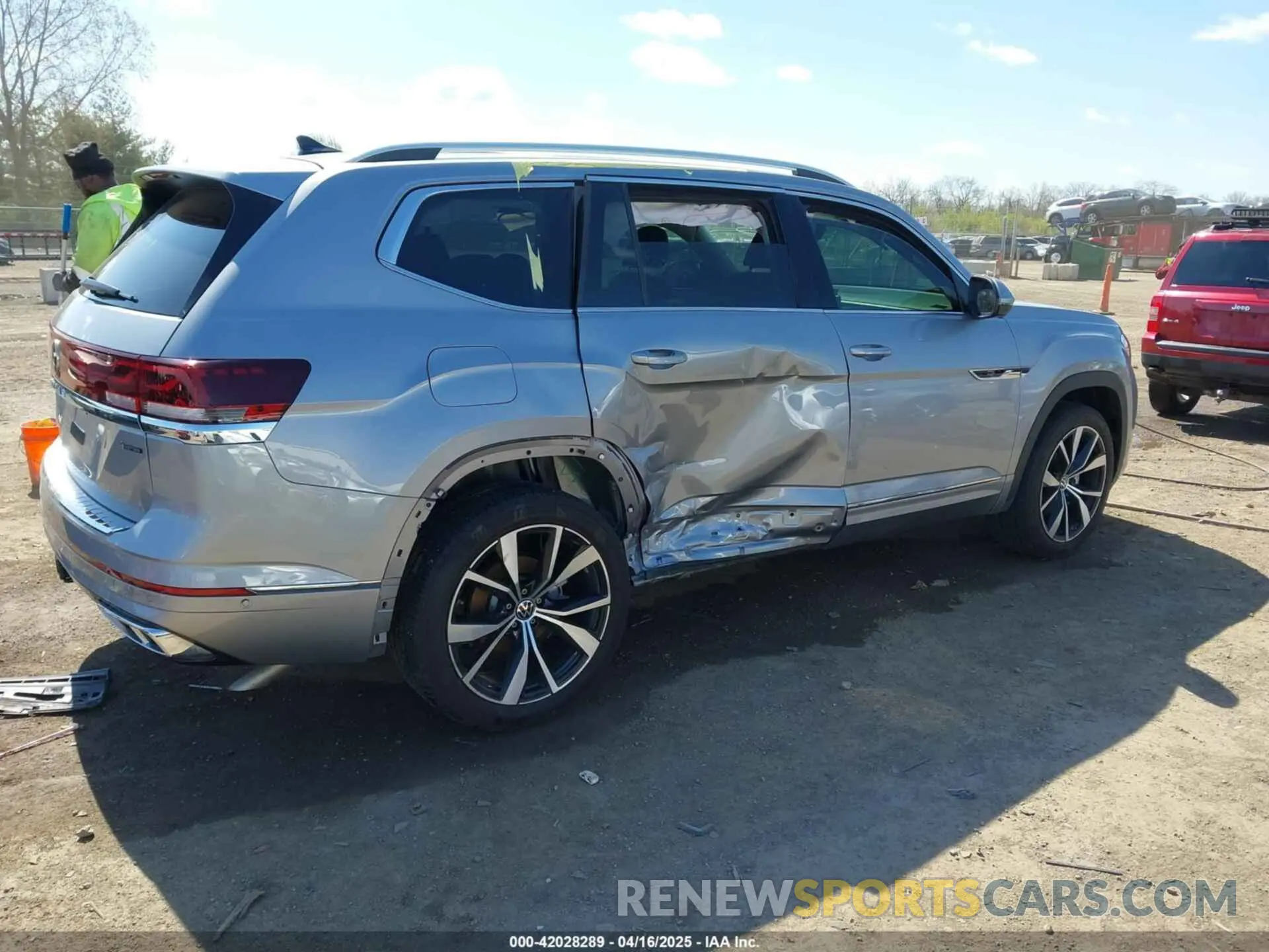 4 fotografías del automóvil dañado 1V2FR2CA2RC551914 VOLKSWAGEN ATLAS 2024