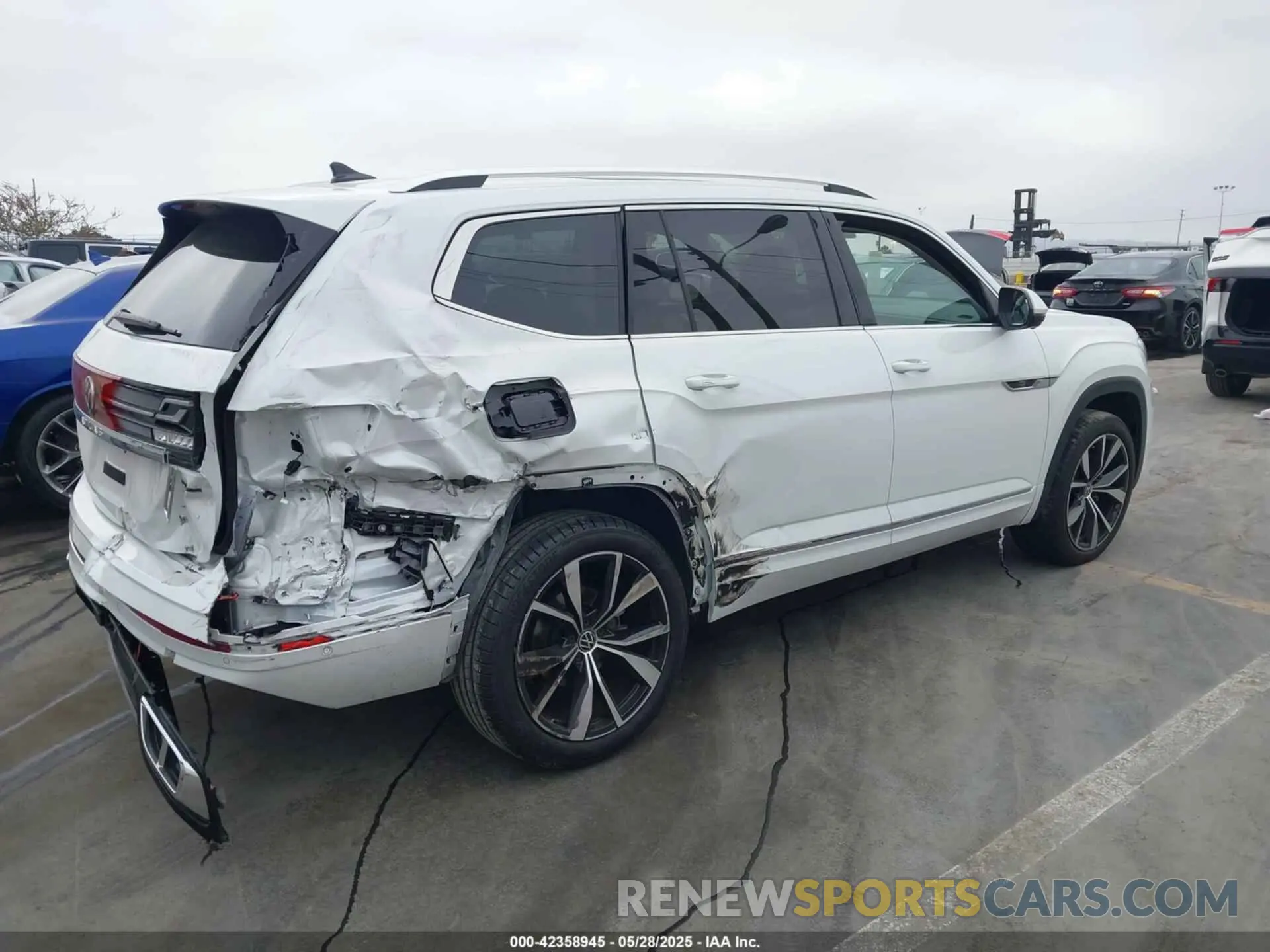 4 fotografías del automóvil dañado 1V2FR2CA7RC543176 VOLKSWAGEN ATLAS 2024