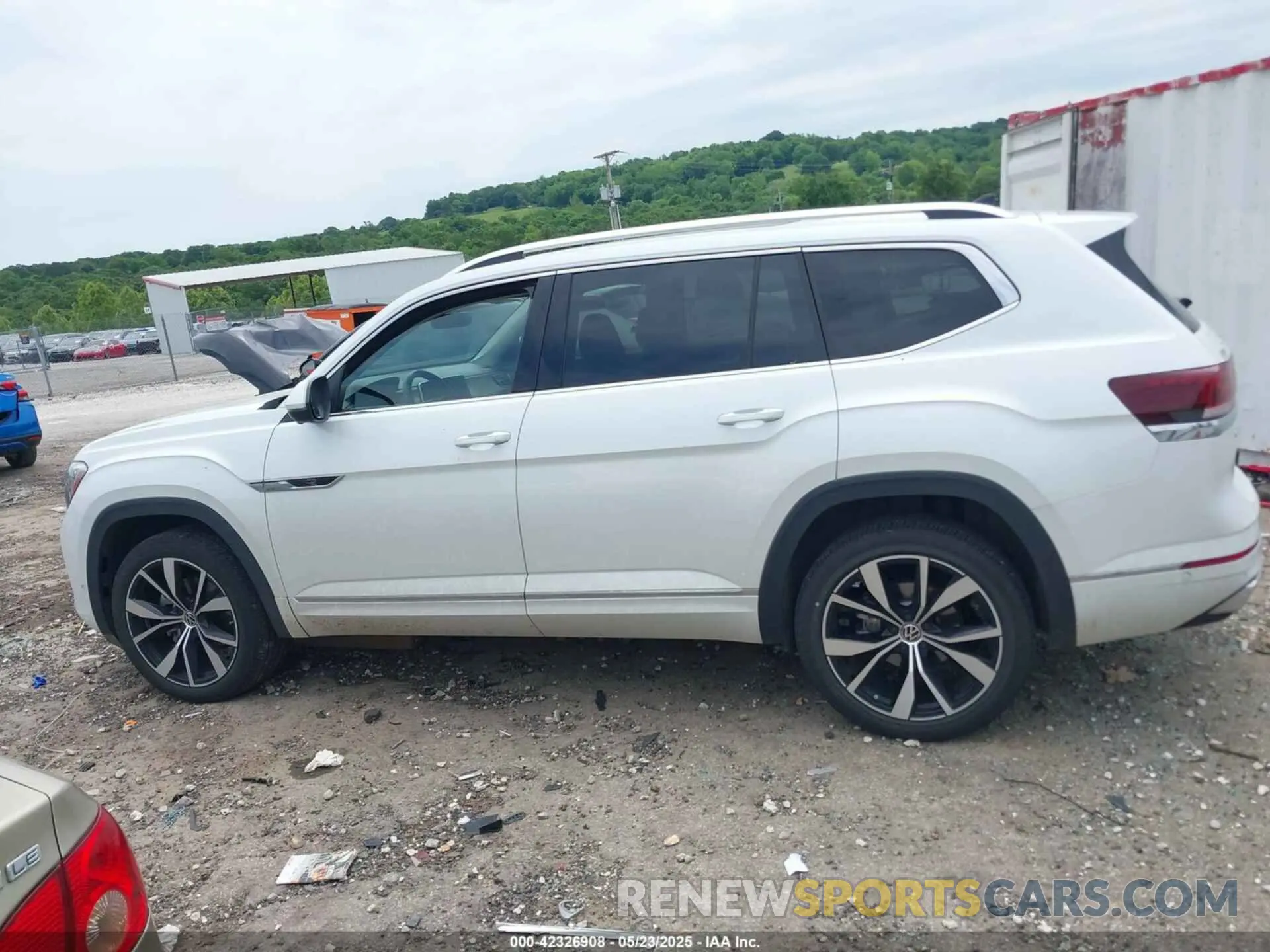 14 fotografías del automóvil dañado 1V2FR2CA7RC598307 VOLKSWAGEN ATLAS 2024