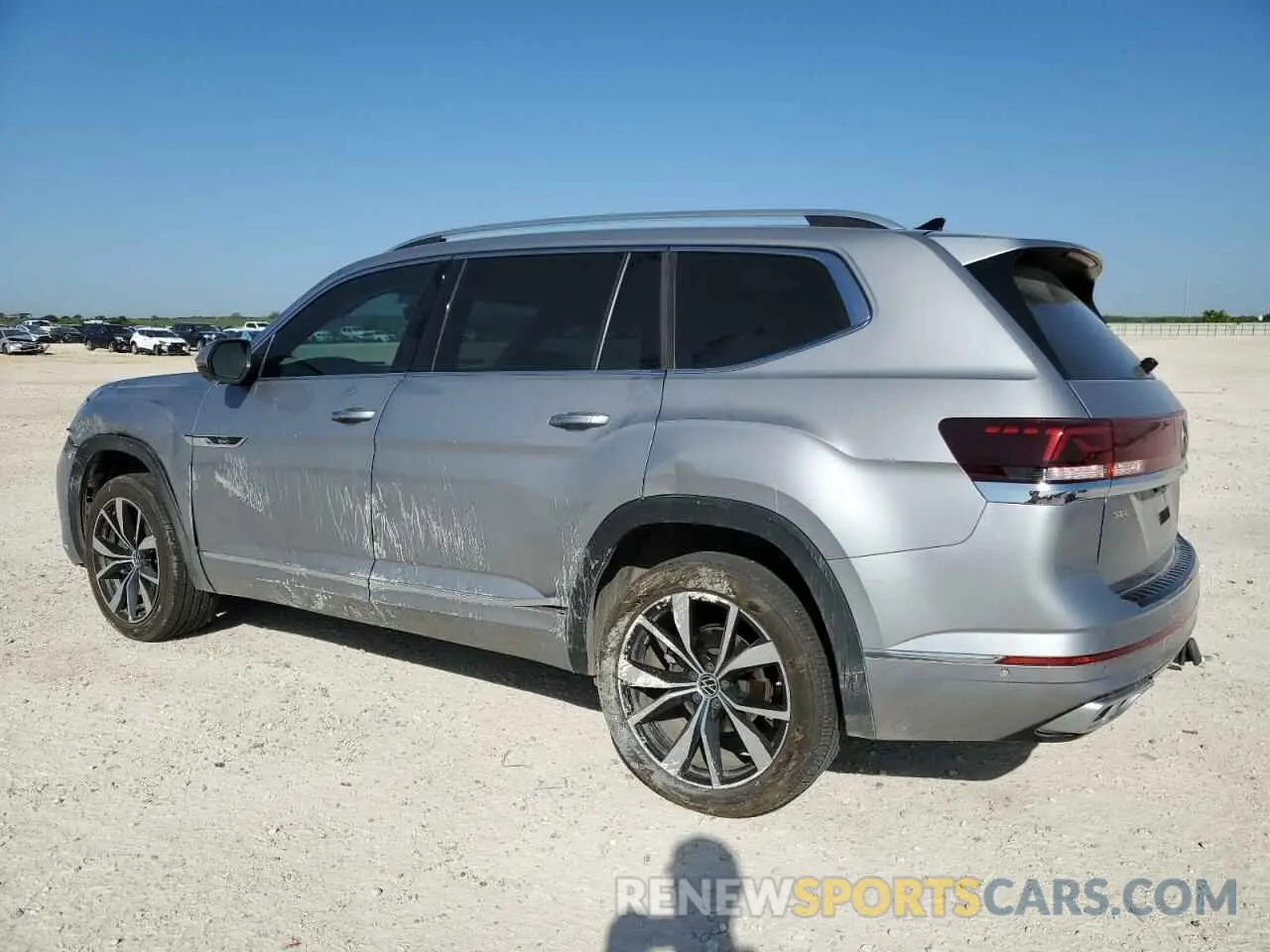 2 fotografías del automóvil dañado 1V2FR2CA9RC520336 VOLKSWAGEN ATLAS 2024