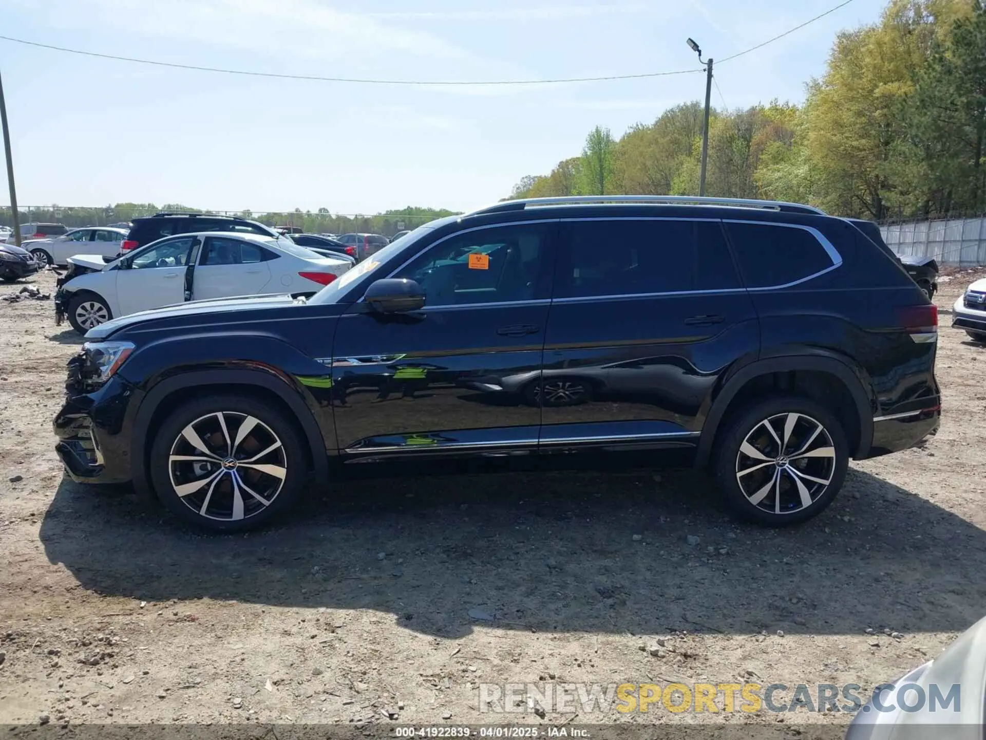 14 fotografías del automóvil dañado 1V2FR2CAXRC524508 VOLKSWAGEN ATLAS 2024
