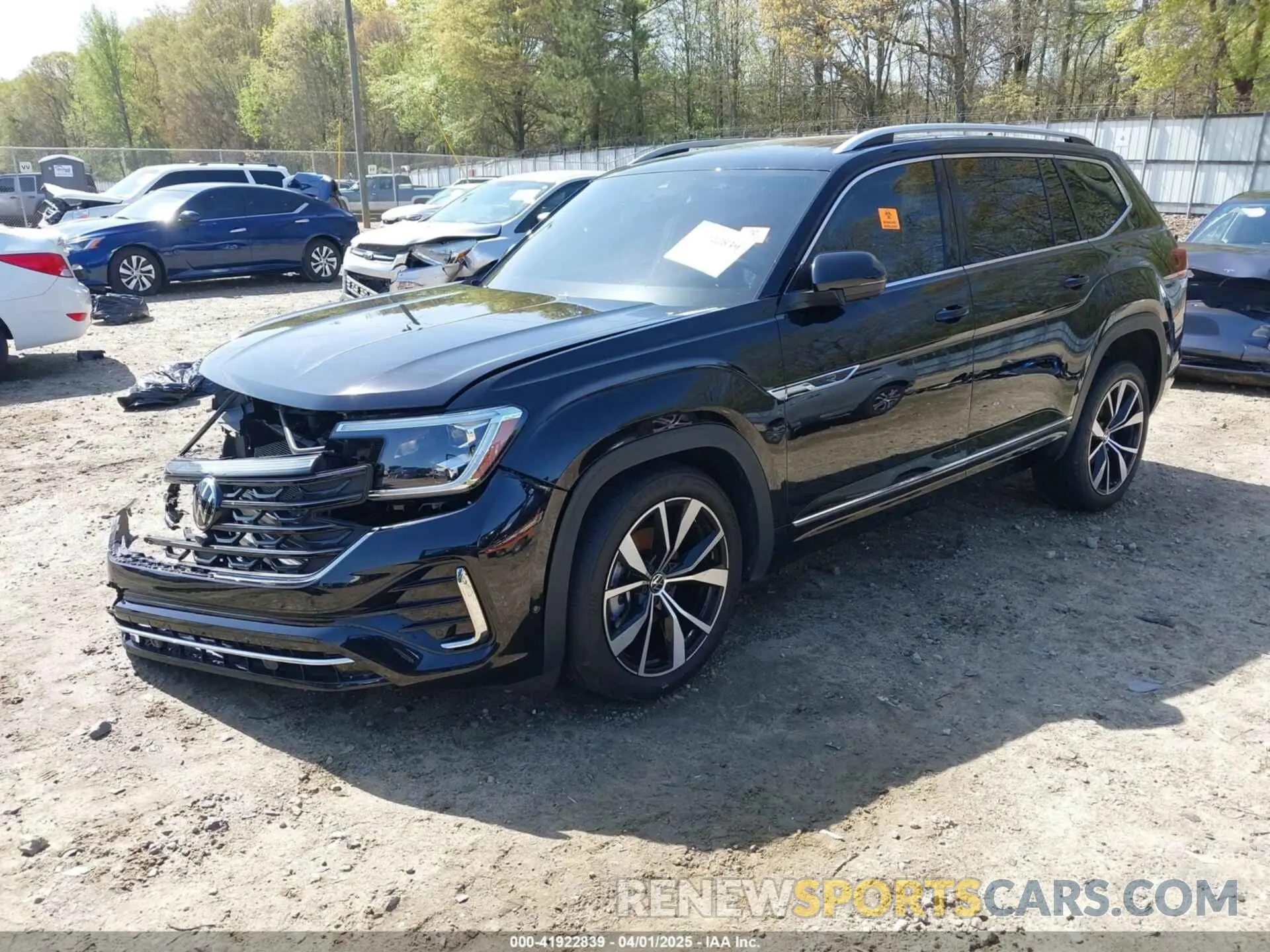 2 fotografías del automóvil dañado 1V2FR2CAXRC524508 VOLKSWAGEN ATLAS 2024