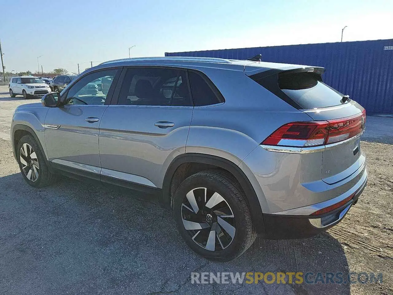 2 fotografías del automóvil dañado 1V2HE2CA3RC219047 VOLKSWAGEN ATLAS 2024