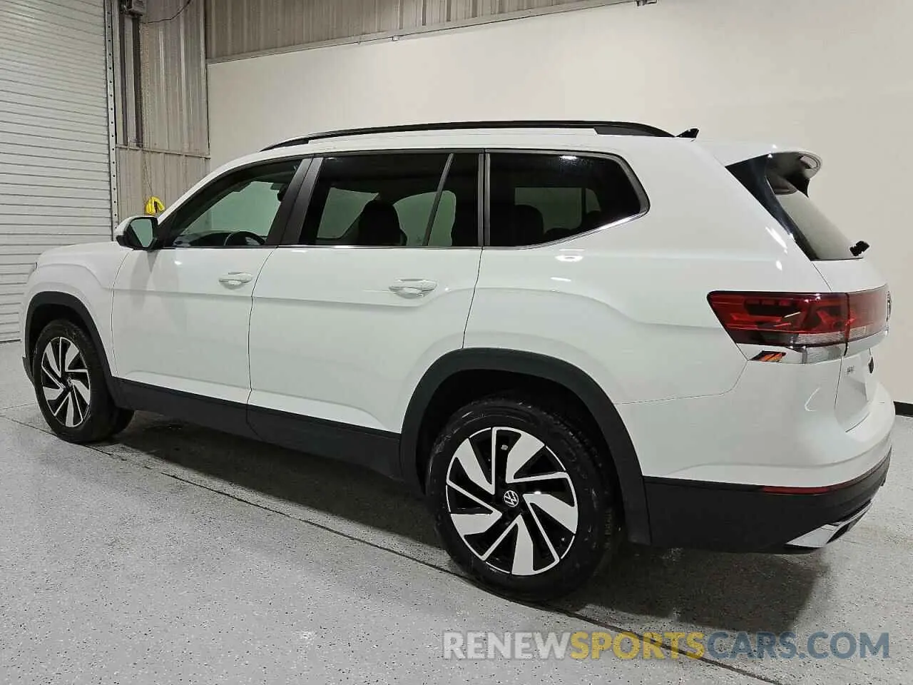 2 fotografías del automóvil dañado 1V2HR2CA1RC546860 VOLKSWAGEN ATLAS 2024