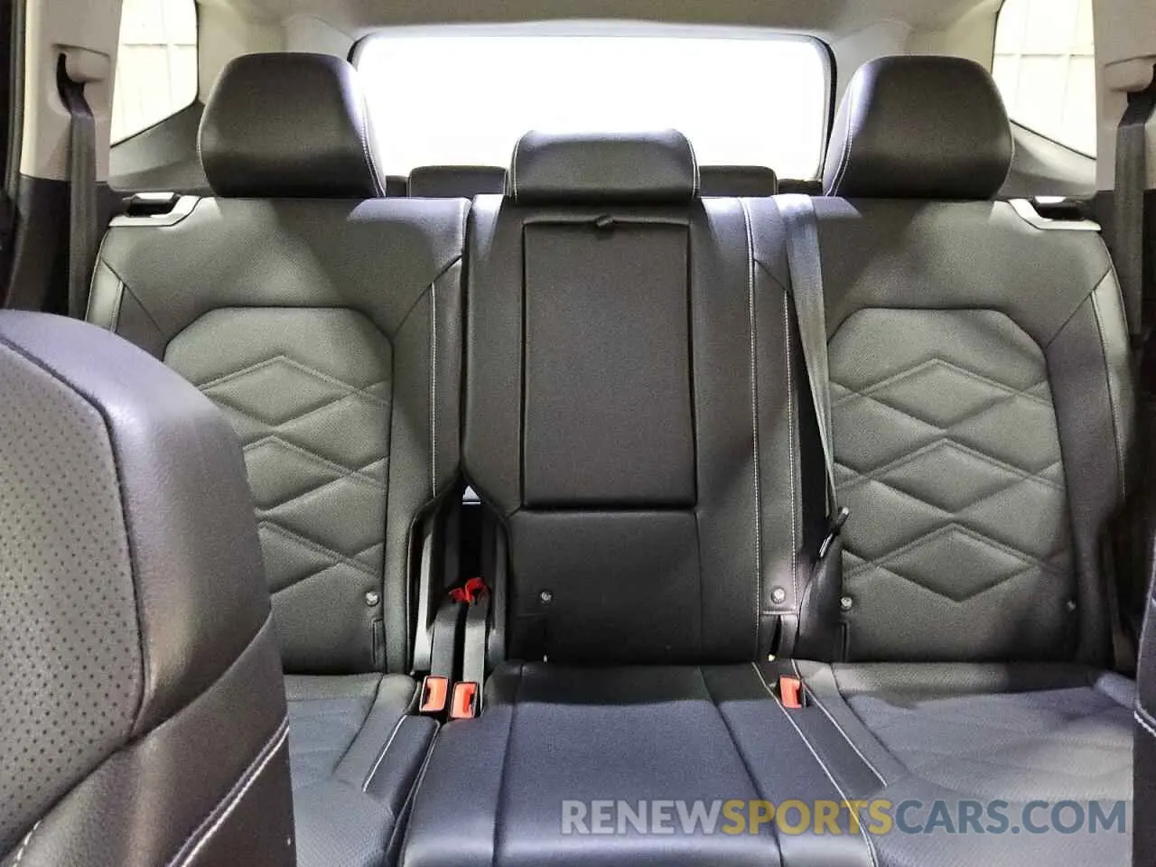10 fotografías del automóvil dañado 1V2HR2CA3RC539232 VOLKSWAGEN ATLAS 2024