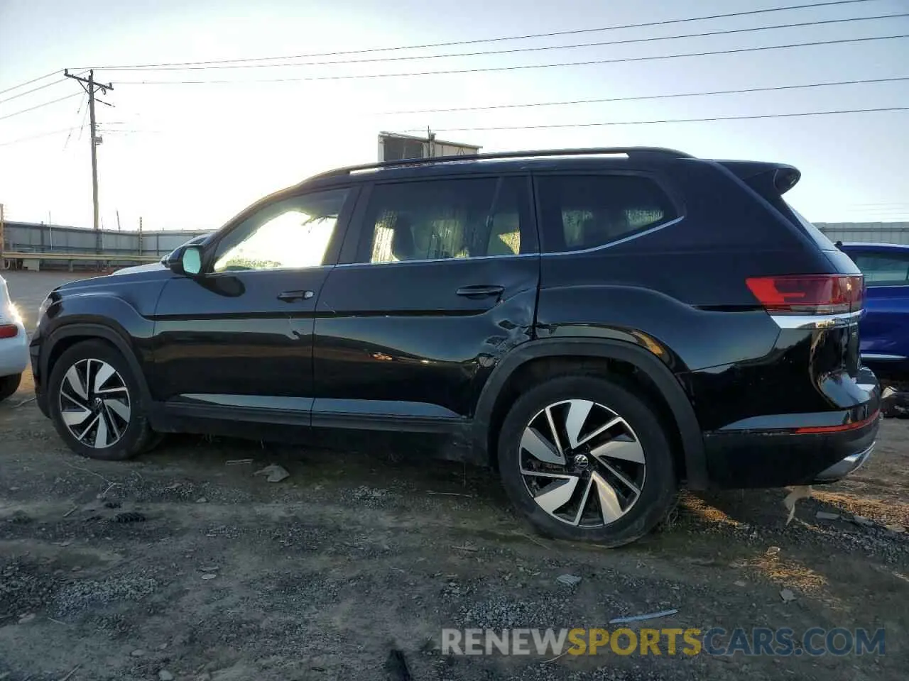 2 fotografías del automóvil dañado 1V2HR2CA5RC545405 VOLKSWAGEN ATLAS 2024
