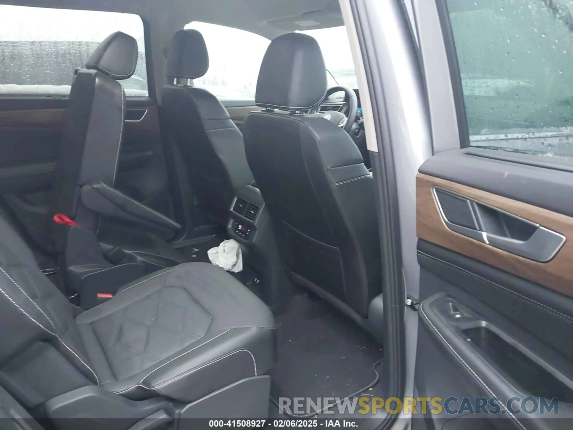 8 fotografías del automóvil dañado 1V2HR2CA5RC573575 VOLKSWAGEN ATLAS 2024