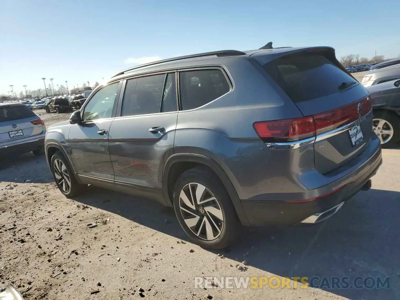 2 fotografías del automóvil dañado 1V2HR2CA5RC602976 VOLKSWAGEN ATLAS 2024
