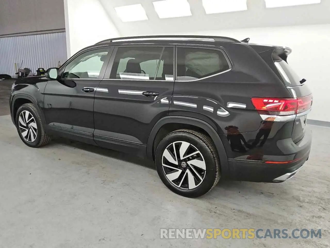 2 fotografías del automóvil dañado 1V2HR2CA6RC539421 VOLKSWAGEN ATLAS 2024