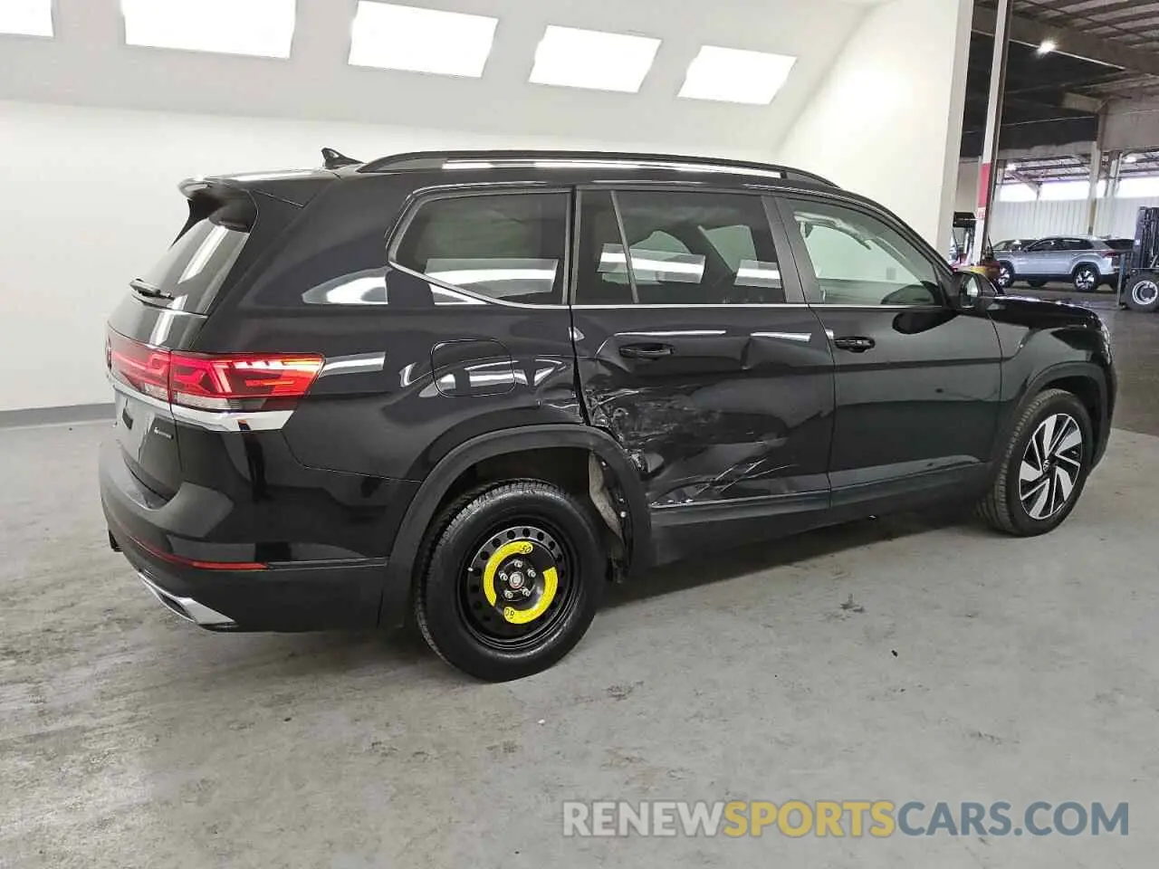 3 fotografías del automóvil dañado 1V2HR2CA6RC539421 VOLKSWAGEN ATLAS 2024
