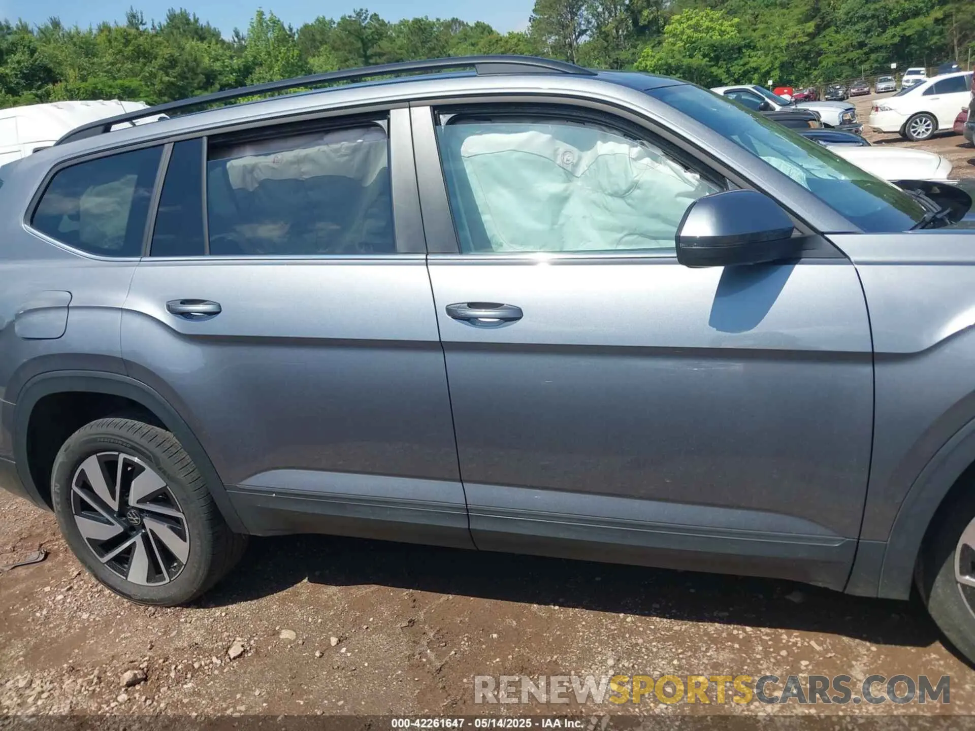 12 fotografías del automóvil dañado 1V2HR2CA8RC535094 VOLKSWAGEN ATLAS 2024