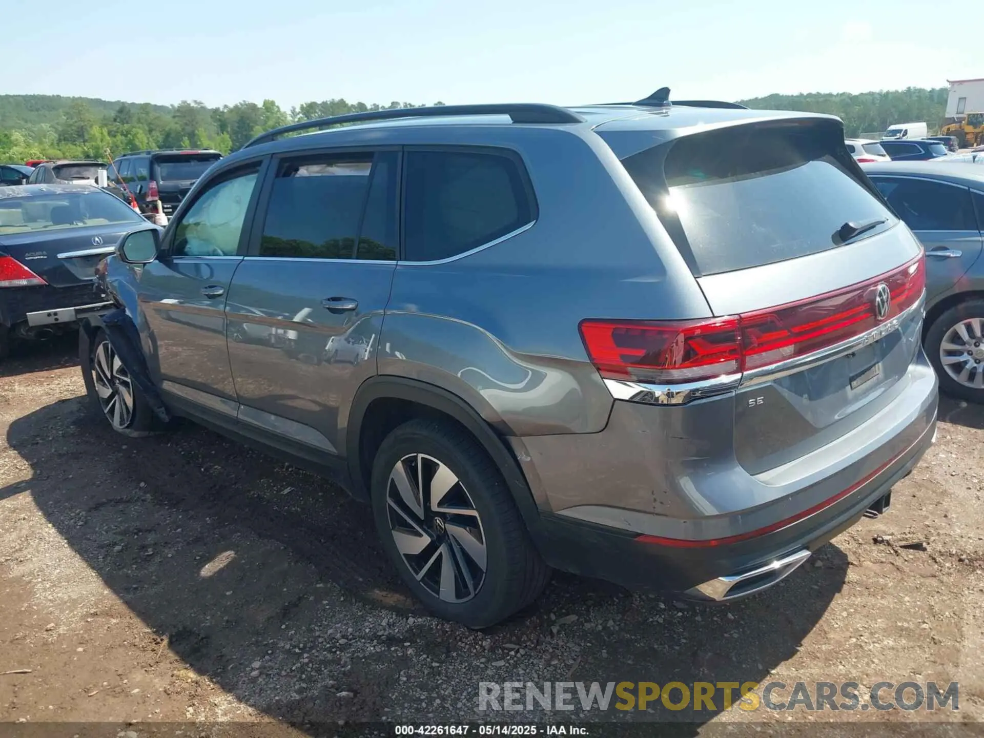 3 fotografías del automóvil dañado 1V2HR2CA8RC535094 VOLKSWAGEN ATLAS 2024
